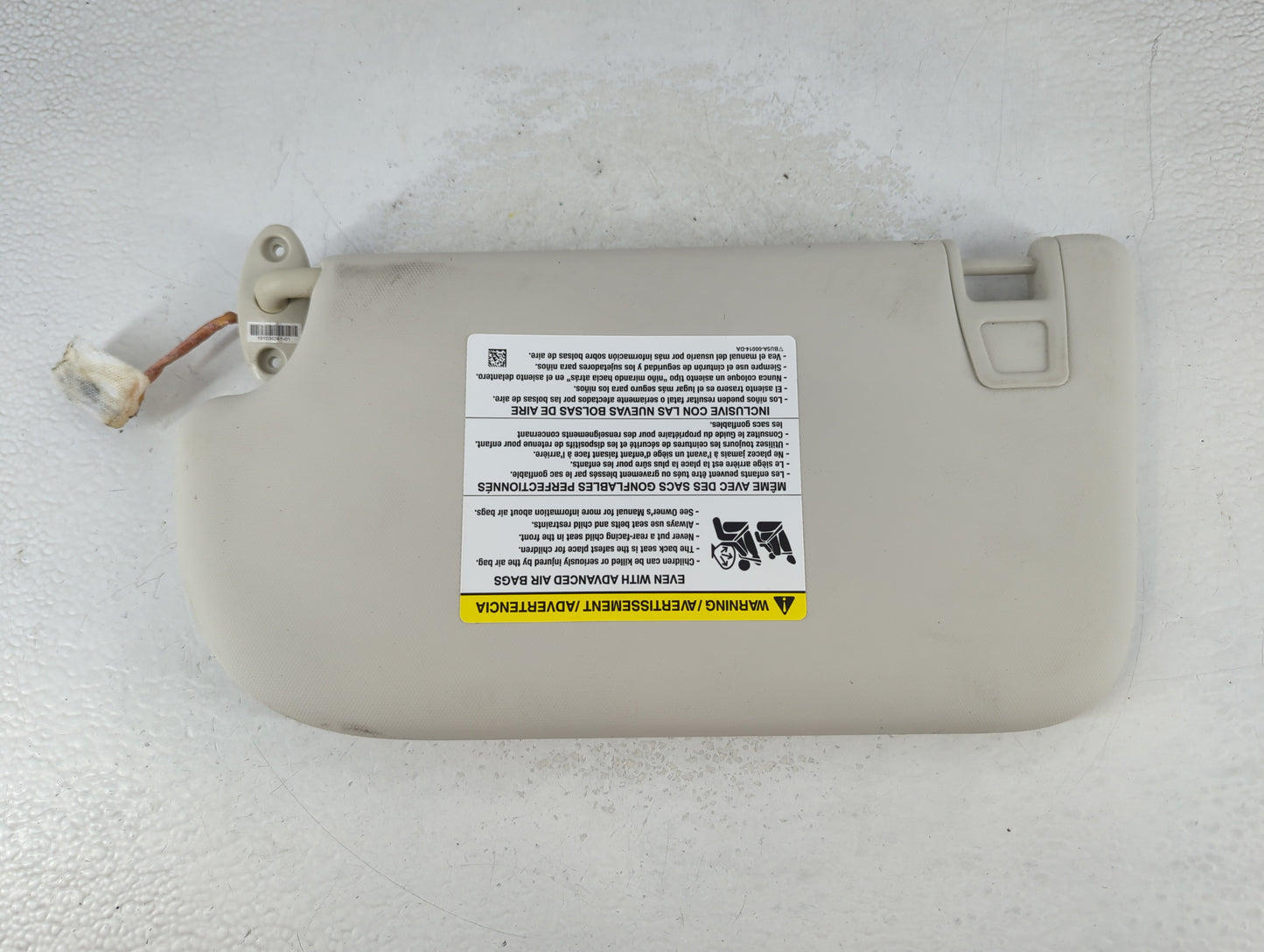 2013-2018 Ford Focus Sun Visor Shade Replacement Passenger Right Mirror Fits Fits 2013 2014 2015 2016 2017 2018 OEM Used Aut