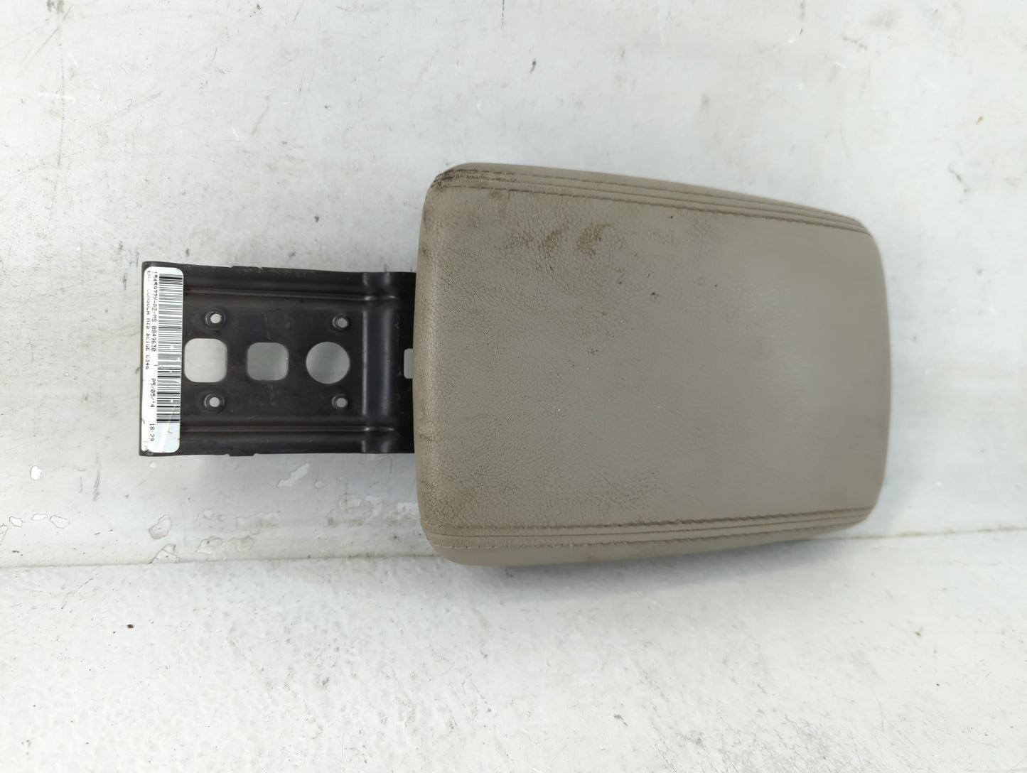 2014 Ford Focus Center Console Armrest Cover Lid Fits OEM Used Auto Parts - Oemusedautoparts1.com