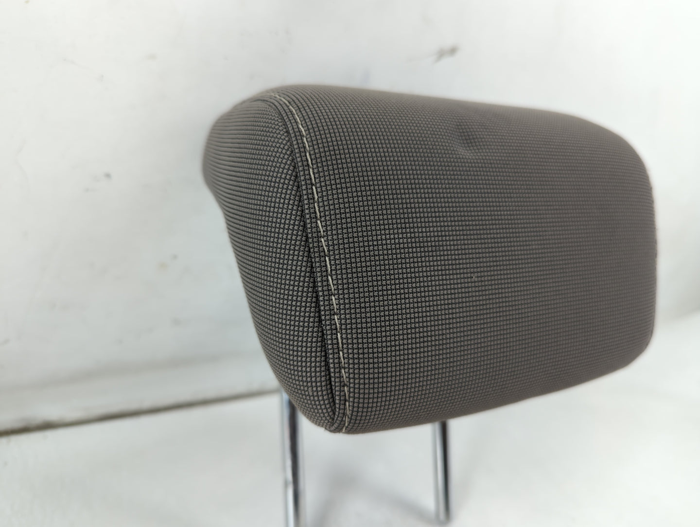 2013-2014 Ford Focus Headrest Head Rest Rear Center Seat Fits Fits 2013 2014 OEM Used Auto Parts - Oemusedautoparts1.com