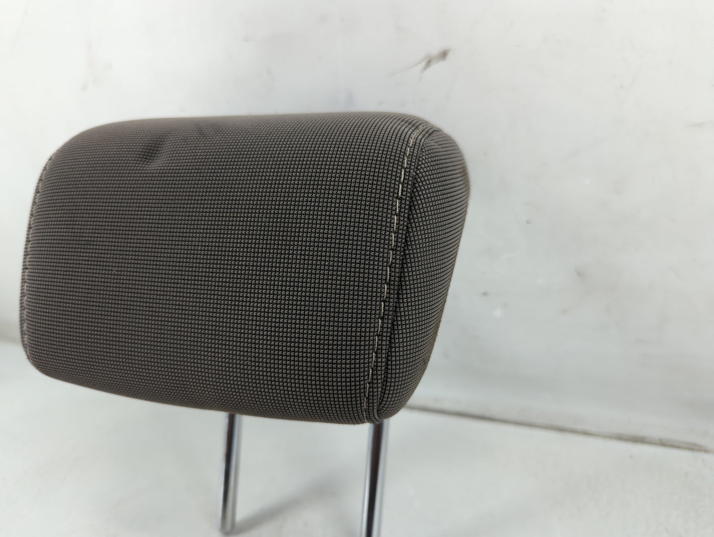 2013-2014 Ford Focus Headrest Head Rest Rear Center Seat Fits Fits 2013 2014 OEM Used Auto Parts - Oemusedautoparts1.com