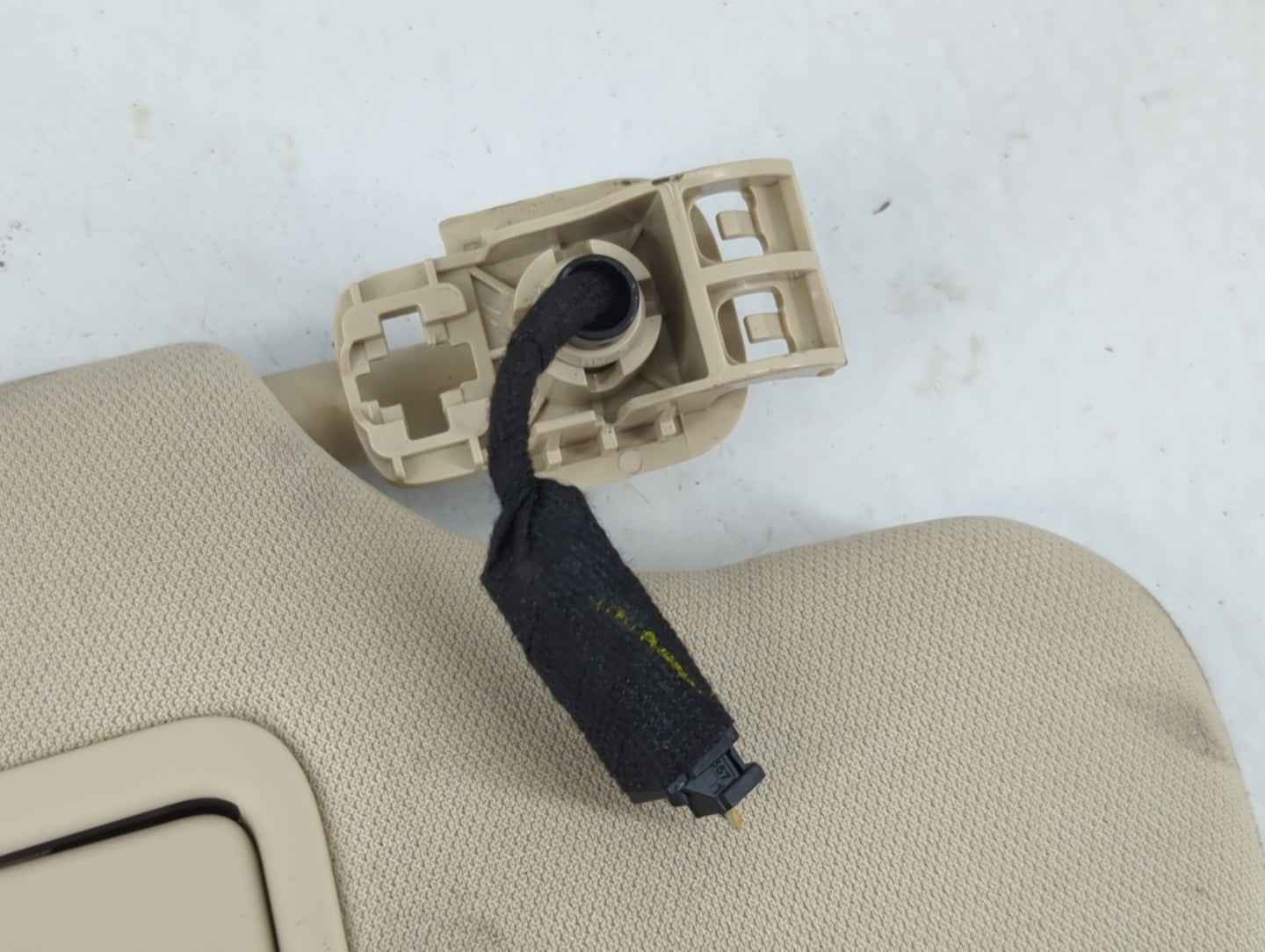 2013-2014 Ford Fusion Sun Visor Shade Replacement Passenger Right Mirror Fits Fits 2013 2014 OEM Used Auto Parts - Oemusedau