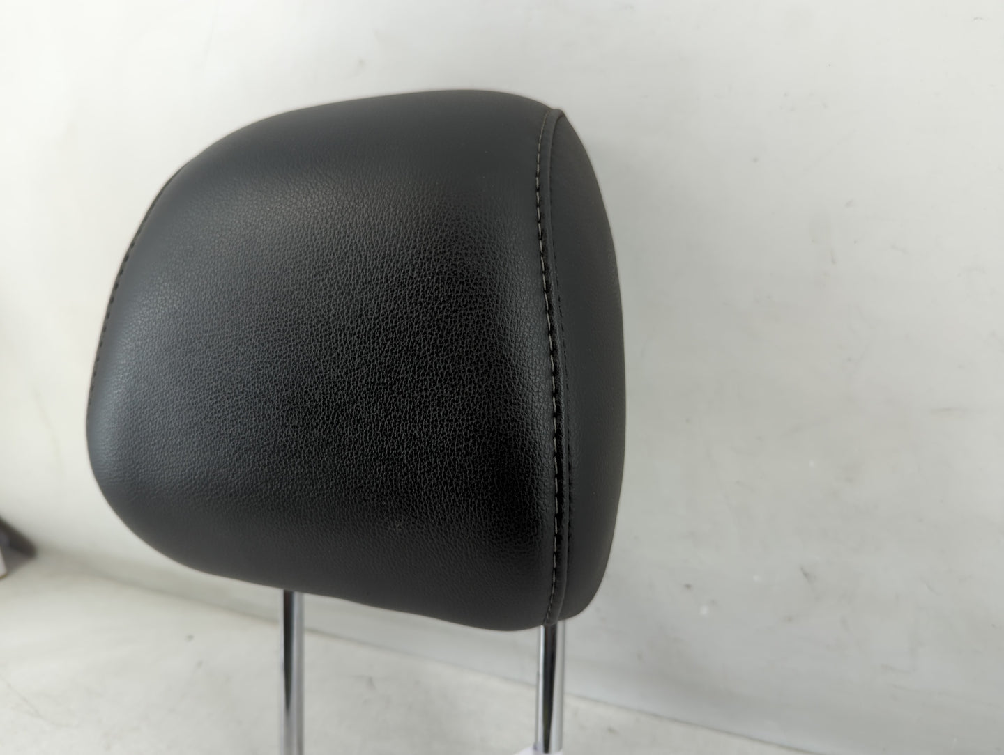 2014 Ford Fusion Headrest Head Rest Front Driver Passenger Seat Fits Fits 1999 2000 2001 2002 OEM Used Auto Parts - Oemuseda