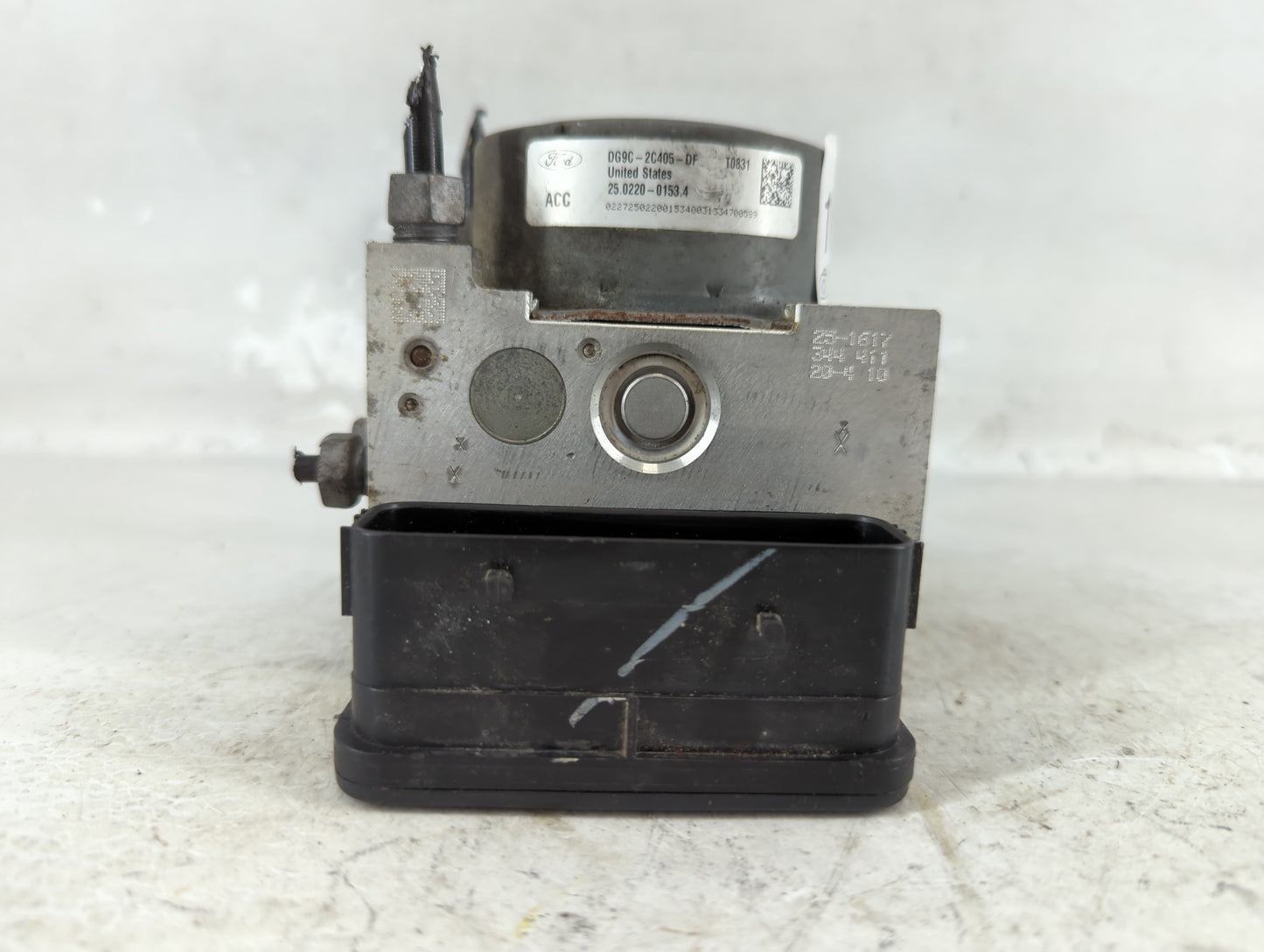 2014-2016 Ford Fusion ABS Pump Control Module Replacement P/N:DG9C-2C405-DF Fits Fits 2014 2015 2016 OEM Used Auto Parts - O
