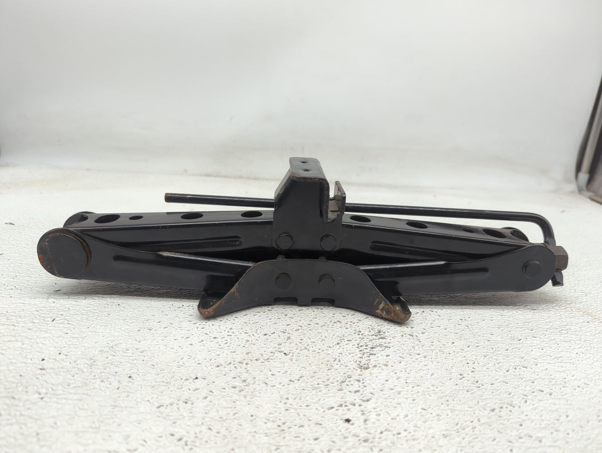 Ford Fusion Spare Scissor Car Jack 1081842 - Oemusedautoparts1.com