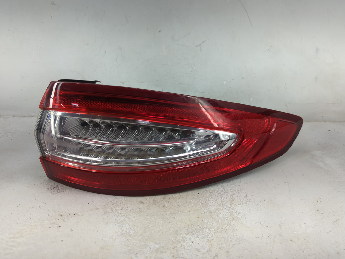 2013-2016 Ford Fusion Tail Light Assembly Passenger Right OEM P/N:DS73-13404-AK Fits Fits 2013 2014 2015 2016 OEM Used Auto 