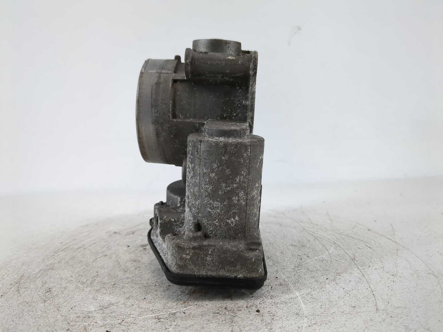 2013-2020 Ford Fusion Throttle Body Fits Fits 2013 2014 2015 2016 2017 2018 2019 2020 2021 2022 OEM Used Auto Parts - Oemuse