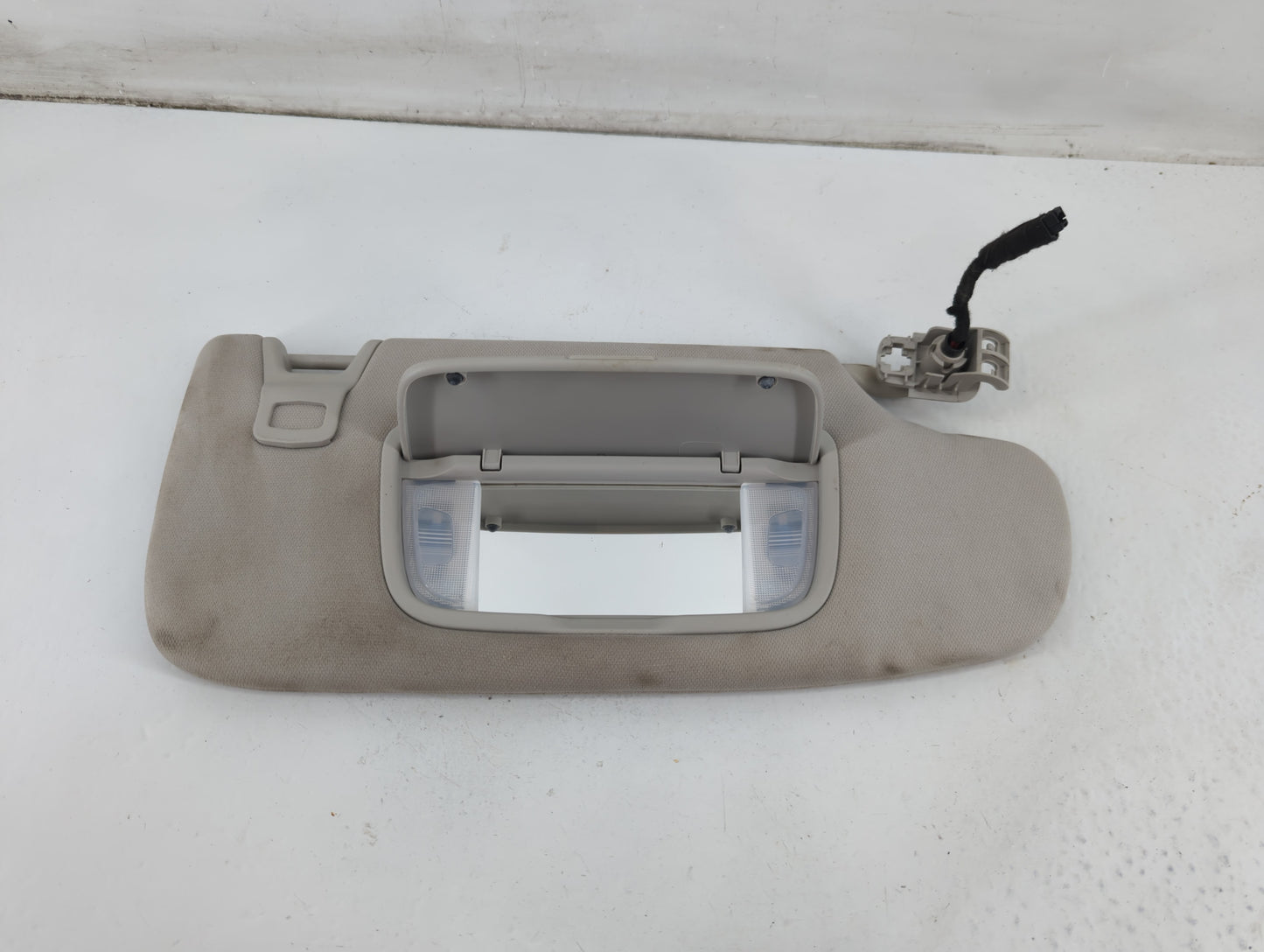2013-2014 Ford Fusion Sun Visor Shade Replacement Passenger Right Mirror Fits Fits 2013 2014 OEM Used Auto Parts - Oemusedau