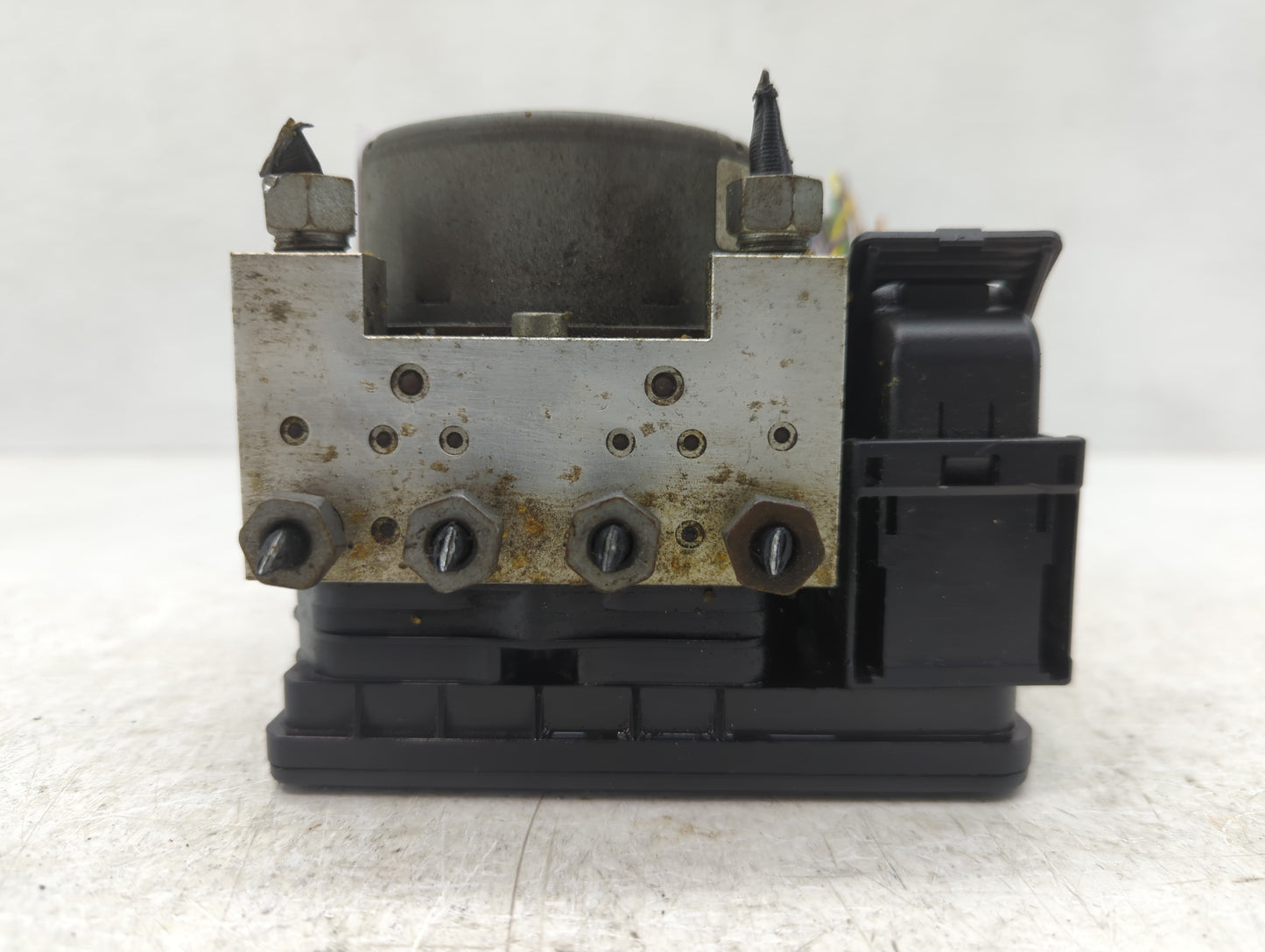 2014-2016 Ford Fusion ABS Pump Control Module Replacement P/N:DG9C-2C405-DF Fits Fits 2014 2015 2016 OEM Used Auto Parts - O