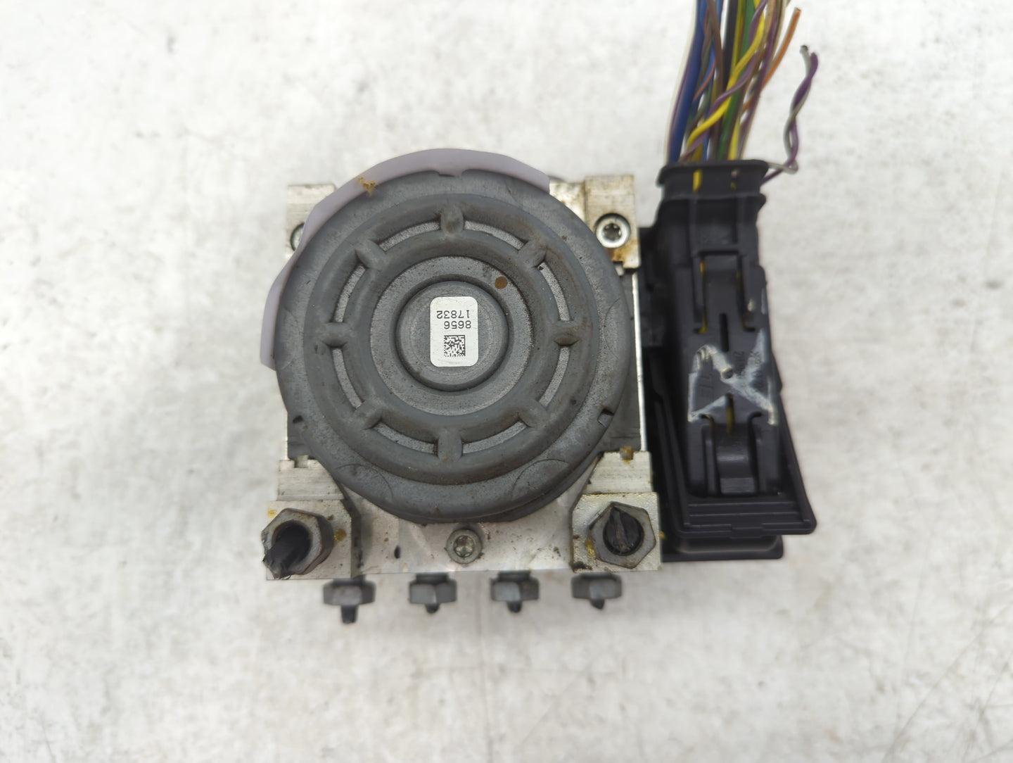 2014-2016 Ford Fusion ABS Pump Control Module Replacement P/N:DG9C-2C405-DF Fits Fits 2014 2015 2016 OEM Used Auto Parts - O