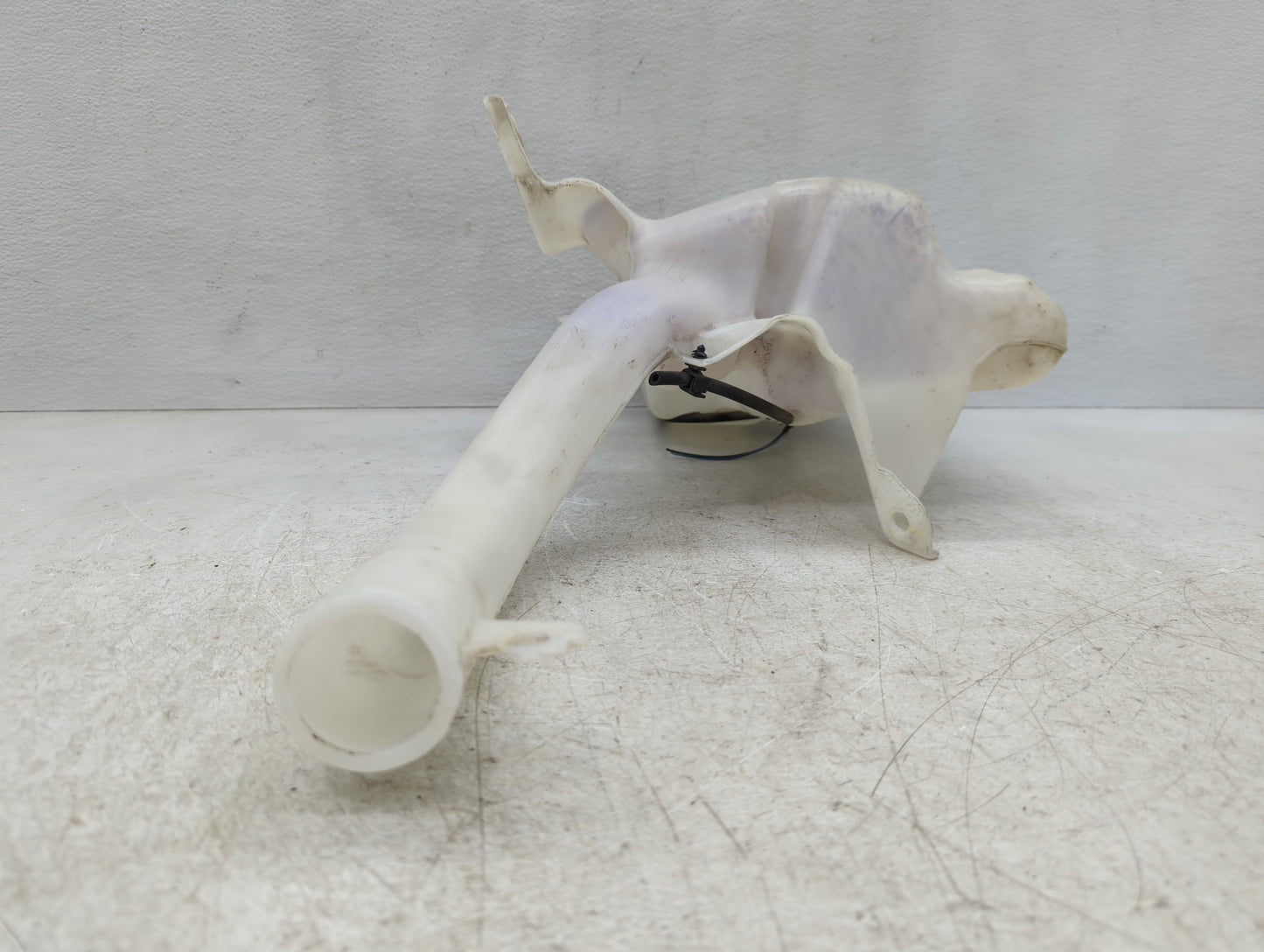 2013-2014 Ford Fusion Windshield Washer Fluid Reservoir Bottle Oem - Oemusedautoparts1.com