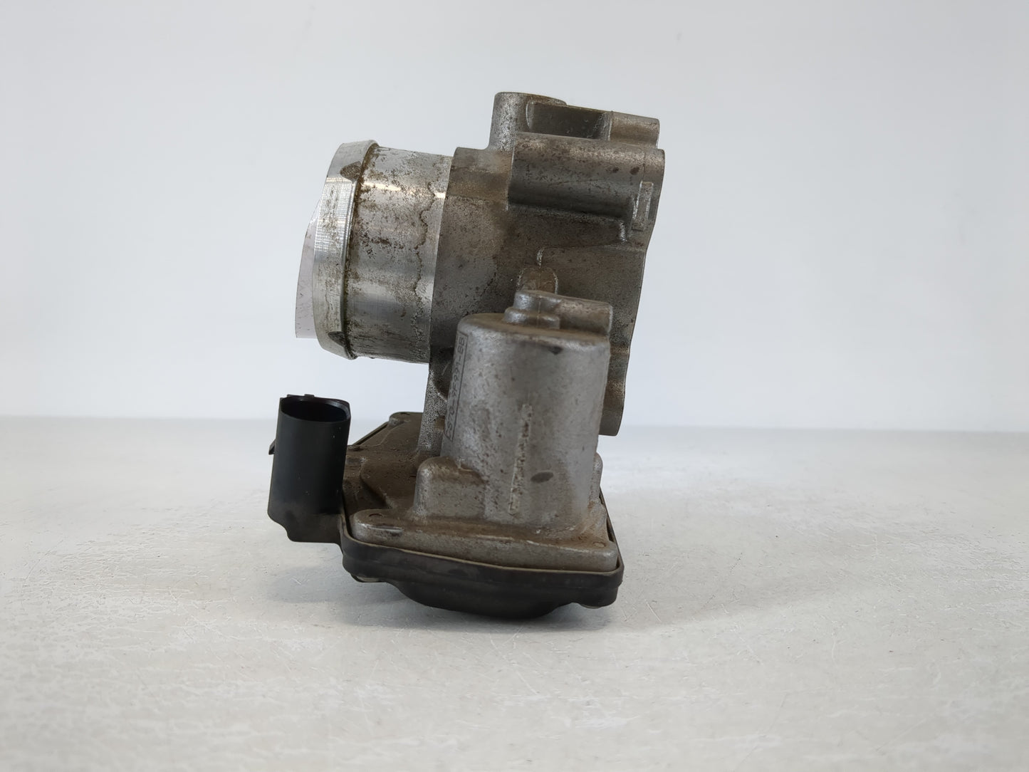 2014-2020 Ford Fusion Throttle Body P/N:DS7G-9F991-BB Fits Fits 2014 2015 2016 2017 2018 2019 2020 OEM Used Auto Parts - Oem