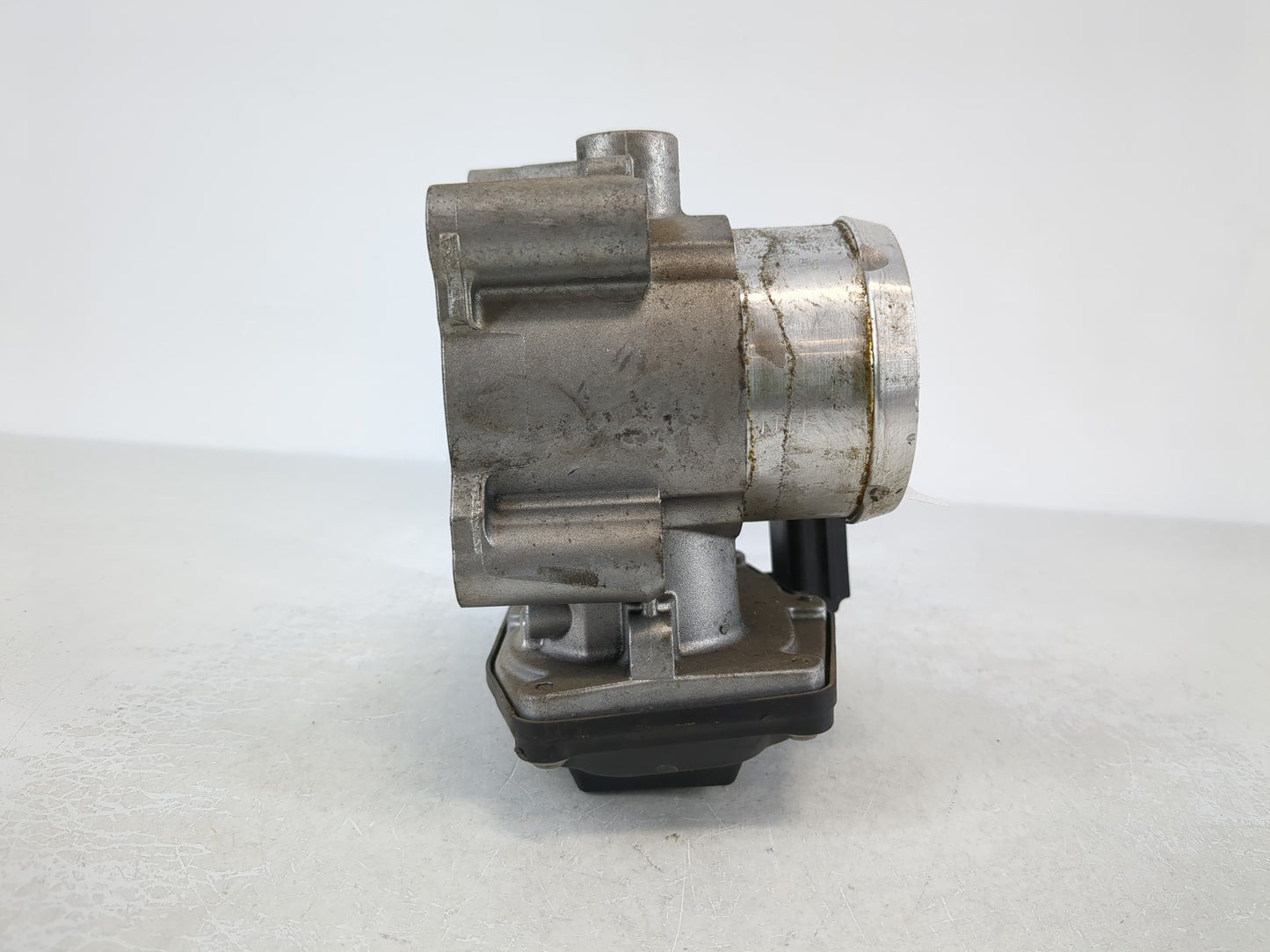 2014-2020 Ford Fusion Throttle Body P/N:DS7G-9F991-BB Fits Fits 2014 2015 2016 2017 2018 2019 2020 OEM Used Auto Parts - Oem
