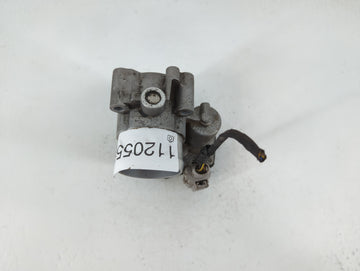 2014-2020 Ford Fusion Throttle Body P/N:DS7G-9F991-BB DS7G-9F991-CA Fits Fits 2014 2015 2016 2017 2018 2019 2020 OEM Used Auto Parts