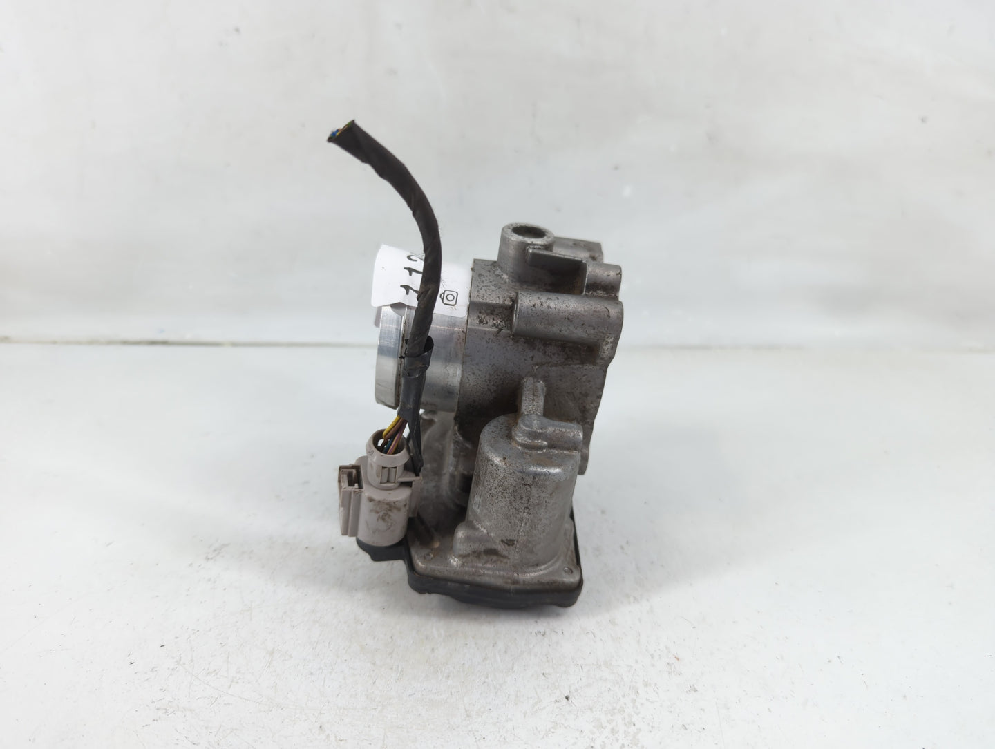 2014-2020 Ford Fusion Throttle Body P/N:DS7G-9F991-BB DS7G-9F991-CA Fits Fits 2014 2015 2016 2017 2018 2019 2020 OEM Used Au