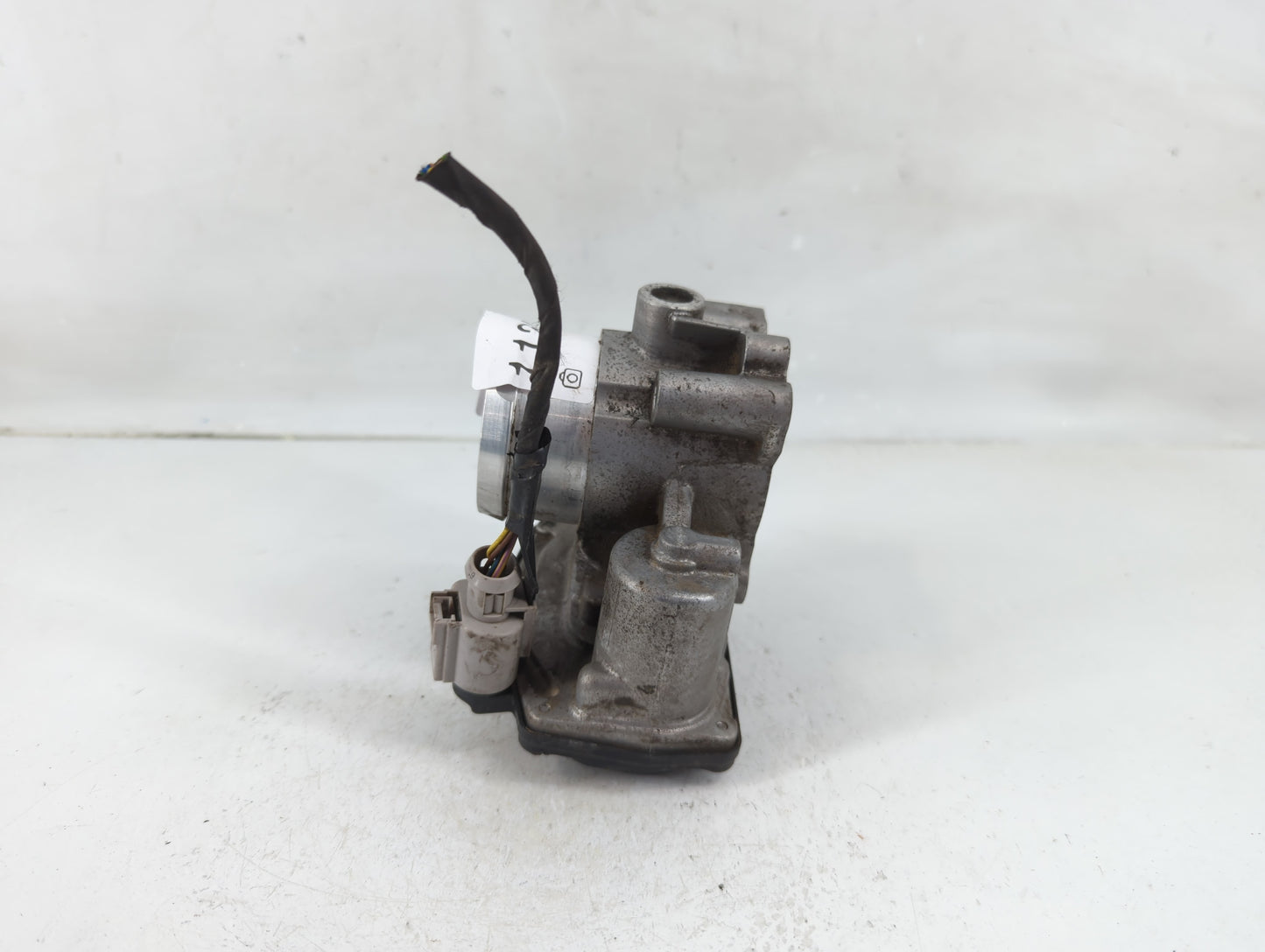 2014-2020 Ford Fusion Throttle Body P/N:DS7G-9F991-BB DS7G-9F991-CA Fits Fits 2014 2015 2016 2017 2018 2019 2020 OEM Used Au
