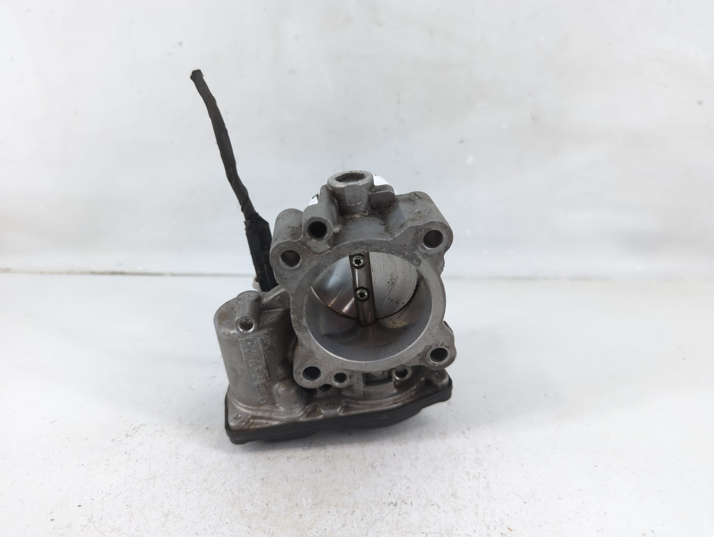 2014-2020 Ford Fusion Throttle Body P/N:DS7G-9F991-BB DS7G-9F991-CA Fits Fits 2014 2015 2016 2017 2018 2019 2020 OEM Used Au