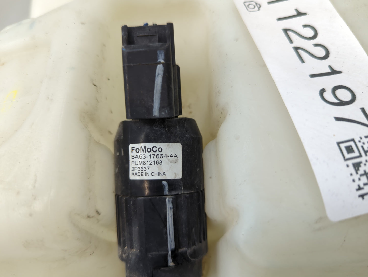2013-2014 Ford Fusion Windshield Washer Fluid Reservoir Bottle Oem - Oemusedautoparts1.com