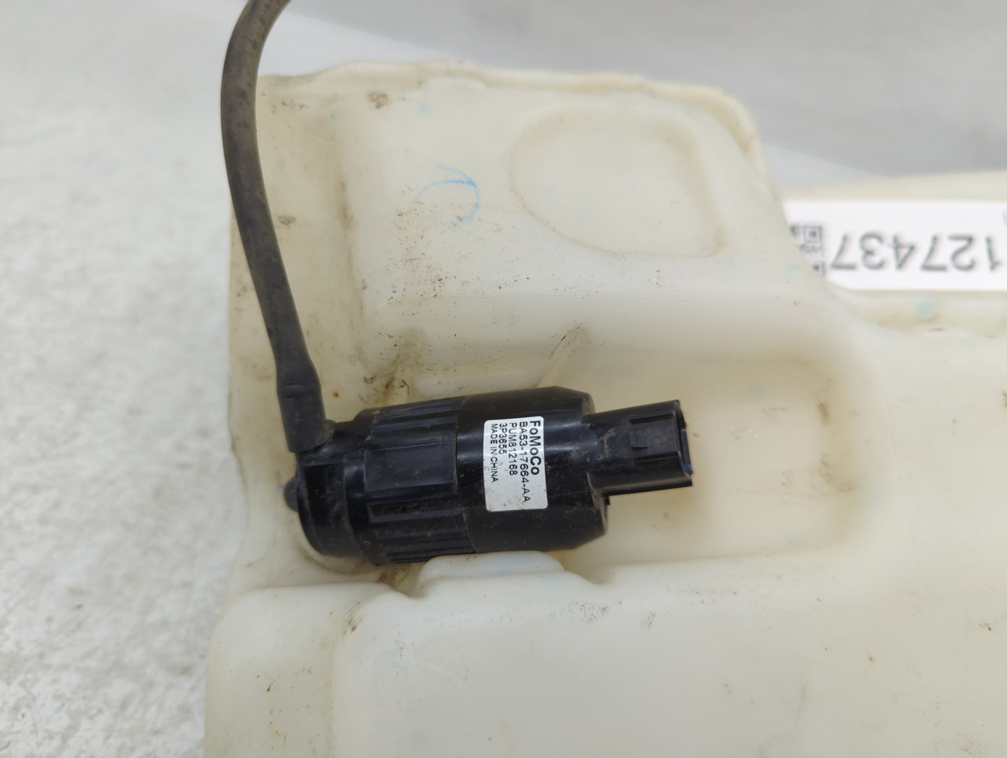 2013-2014 Ford Fusion Windshield Washer Fluid Reservoir Bottle Oem - Oemusedautoparts1.com