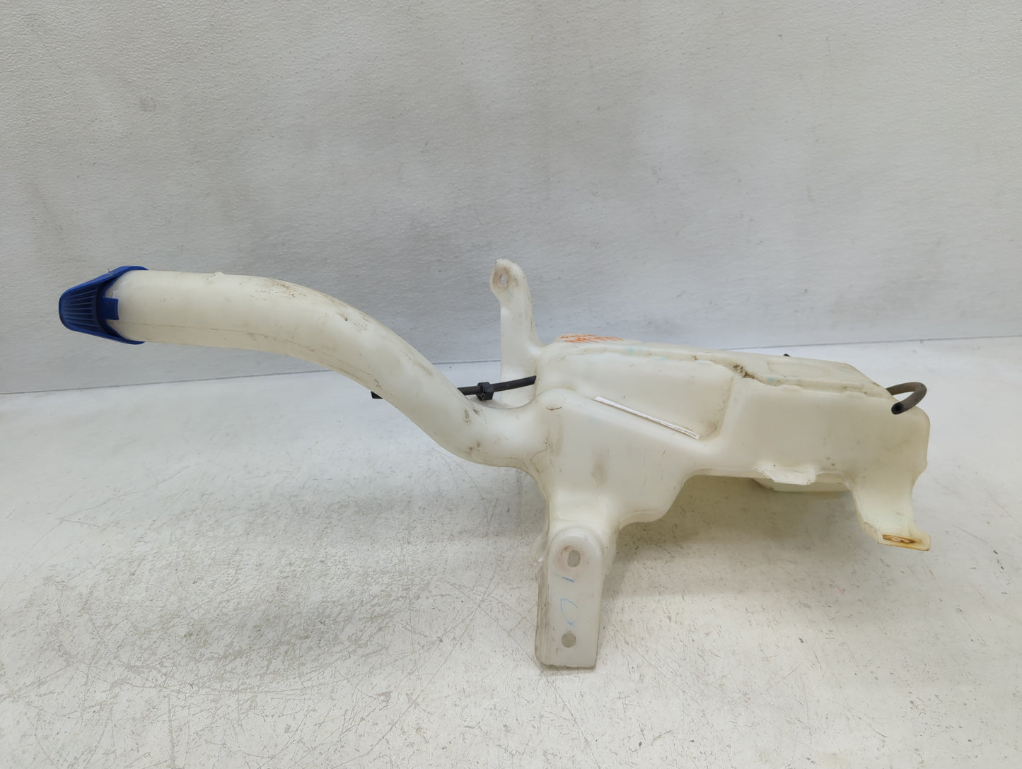 2013-2014 Ford Fusion Windshield Washer Fluid Reservoir Bottle Oem - Oemusedautoparts1.com