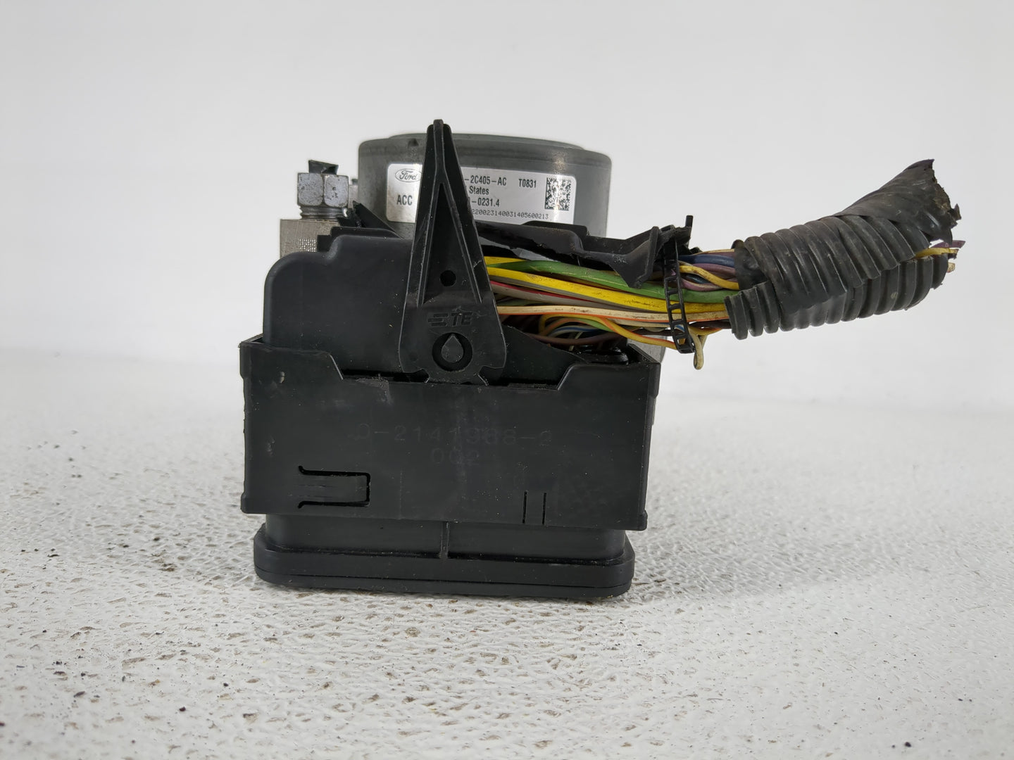 2014-2016 Ford Fusion ABS Pump Control Module Replacement P/N:EG9C-2C405-AC Fits Fits 2014 2015 2016 OEM Used Auto Parts - O