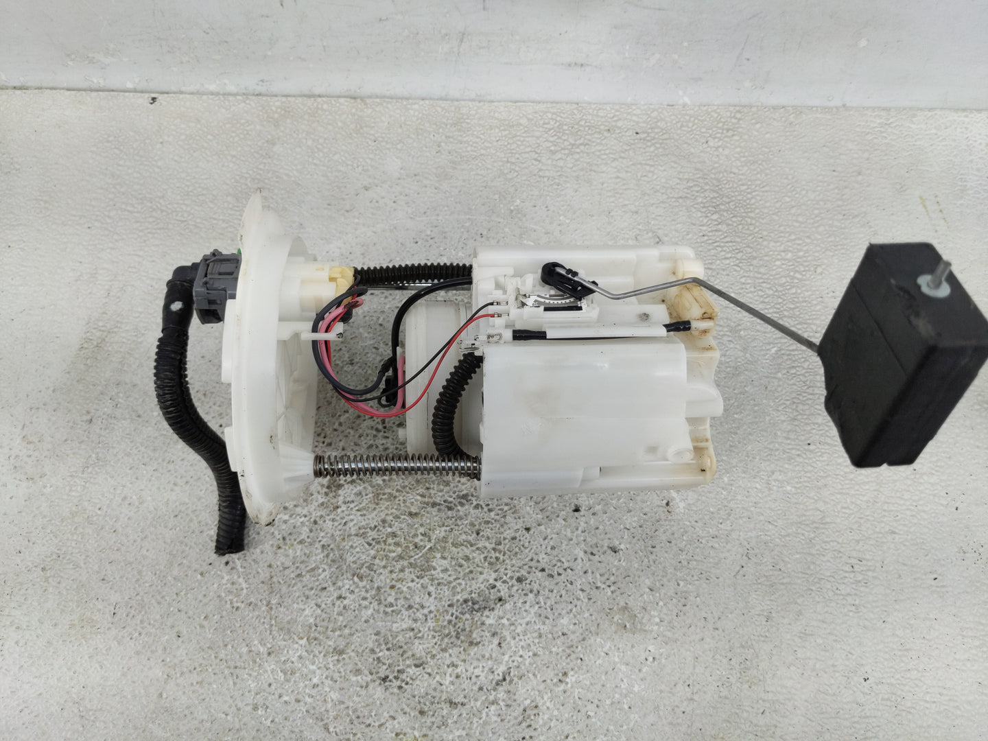 2014-2020 Ford Fusion Electrical Gas Fuel Pump Assembly - Oemusedautoparts1.com