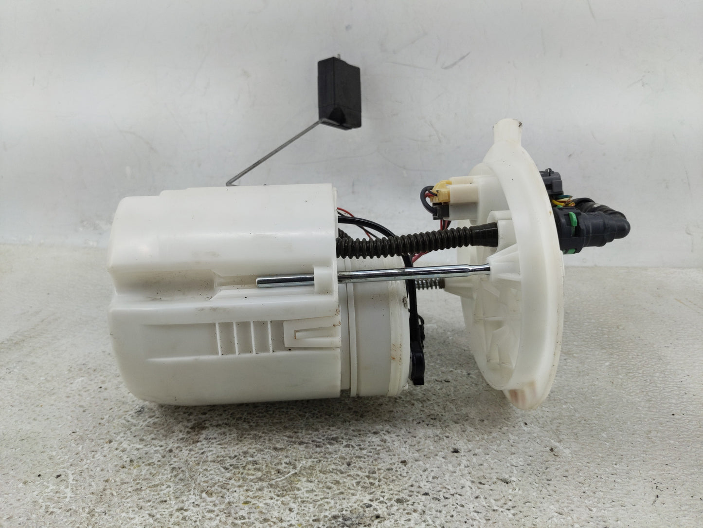 2014-2020 Ford Fusion Electrical Gas Fuel Pump Assembly - Oemusedautoparts1.com