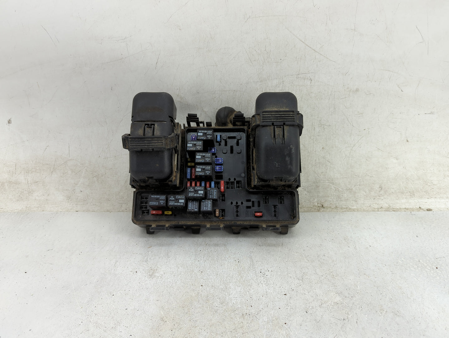 2013-2014 Ford Fusion Fusebox Fuse Box Panel Relay Module Fits Fits 2013 2014 OEM Used Auto Parts - Oemusedautoparts1.com