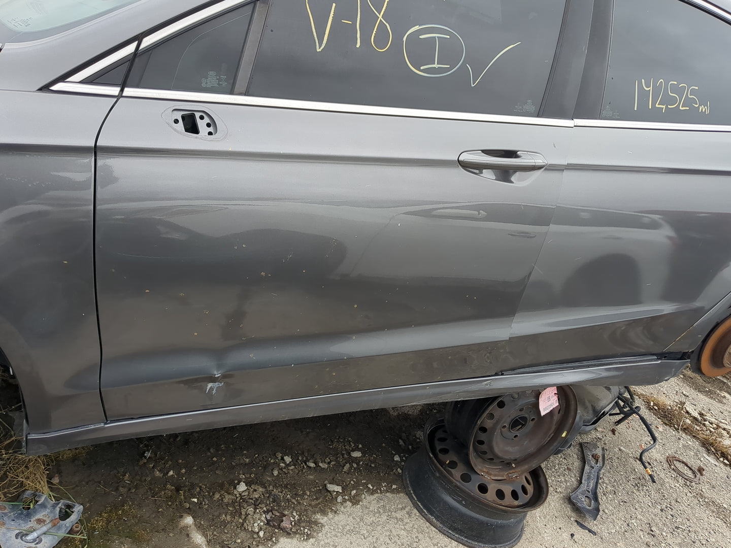 2013-2020 Ford Fusion Driver Front Door Oem - Oemusedautoparts1.com