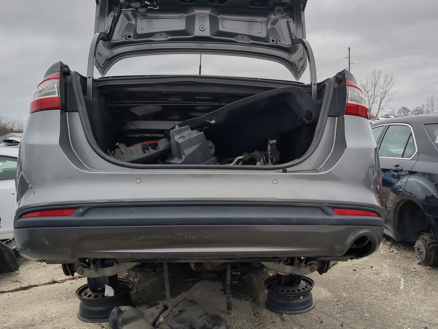 2013-2018 Ford Fusion Rear Bumper Assembly Oem - Oemusedautoparts1.com