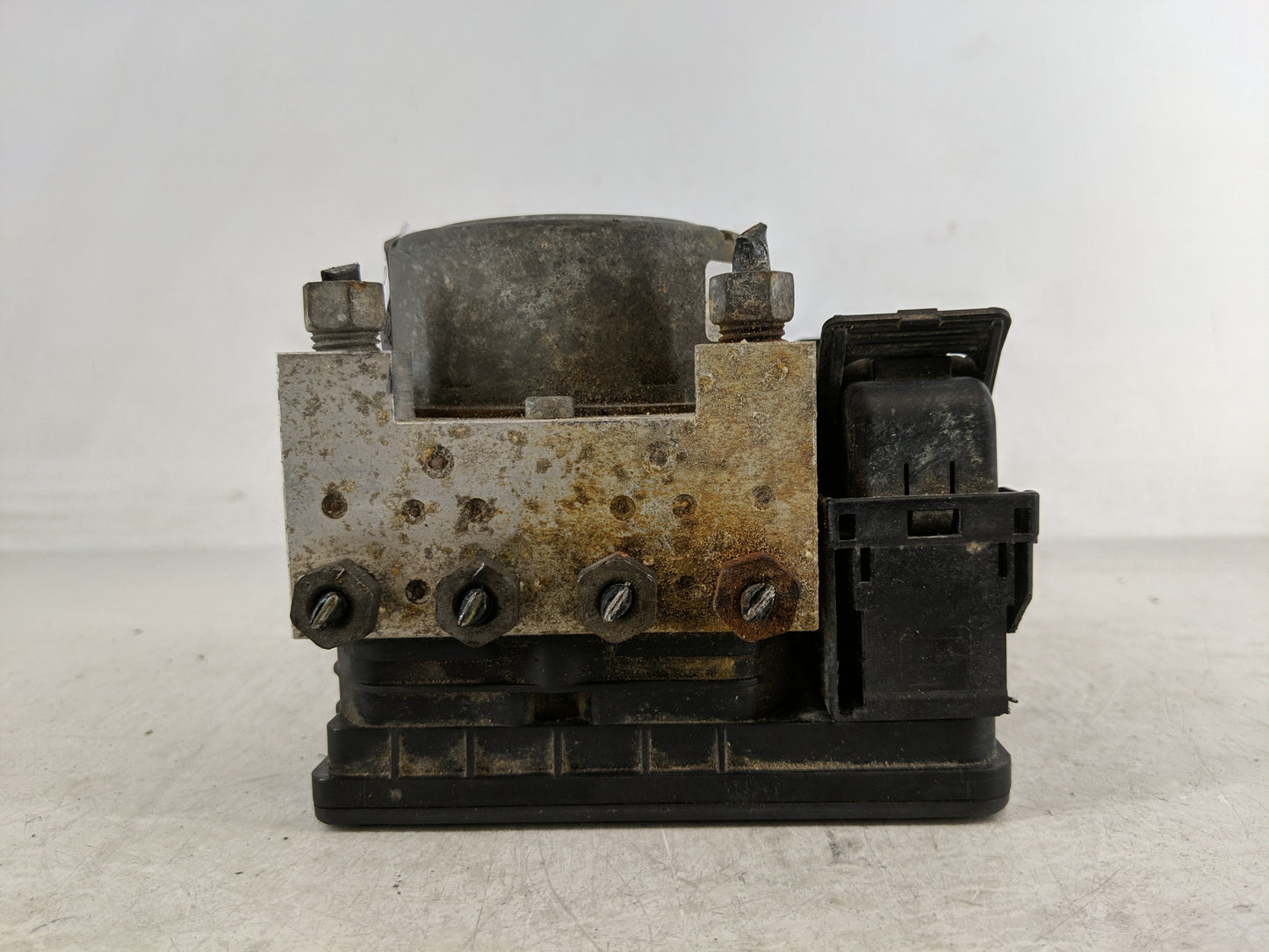 2014-2016 Ford Fusion ABS Pump Control Module Replacement P/N:EG9C-2C219-AA Fits Fits 2014 2015 2016 OEM Used Auto Parts - O