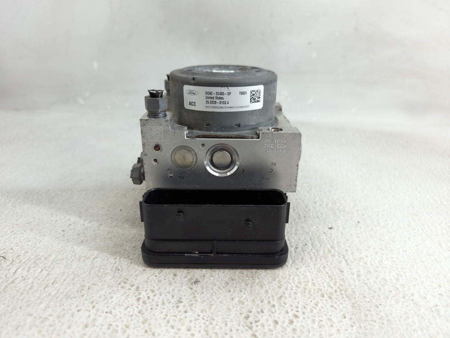 2014-2016 Ford Fusion ABS Pump Control Module Replacement P/N:DG9C-2C405-DF Fits Fits 2014 2015 2016 OEM Used Auto Parts - O