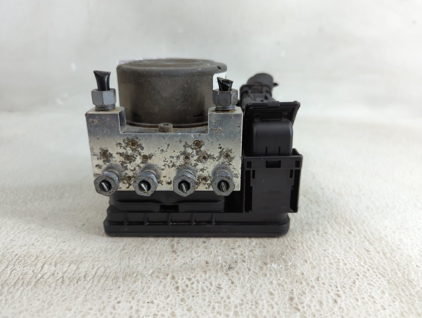 2014-2016 Ford Fusion ABS Pump Control Module Replacement P/N:DG9C-2C405-DF Fits Fits 2014 2015 2016 OEM Used Auto Parts - O