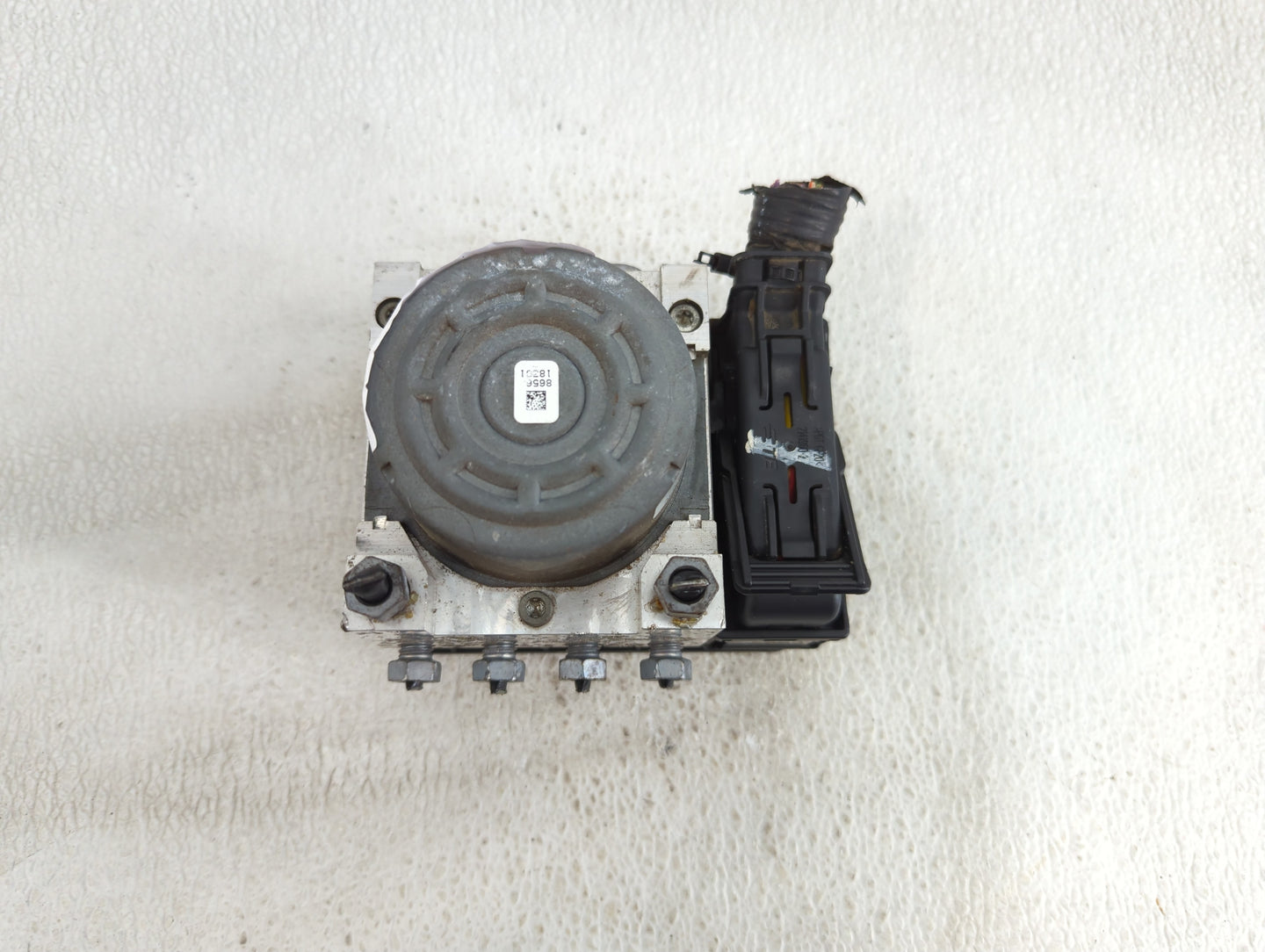 2014-2016 Ford Fusion ABS Pump Control Module Replacement P/N:DG9C-2C405-DF Fits Fits 2014 2015 2016 OEM Used Auto Parts - O