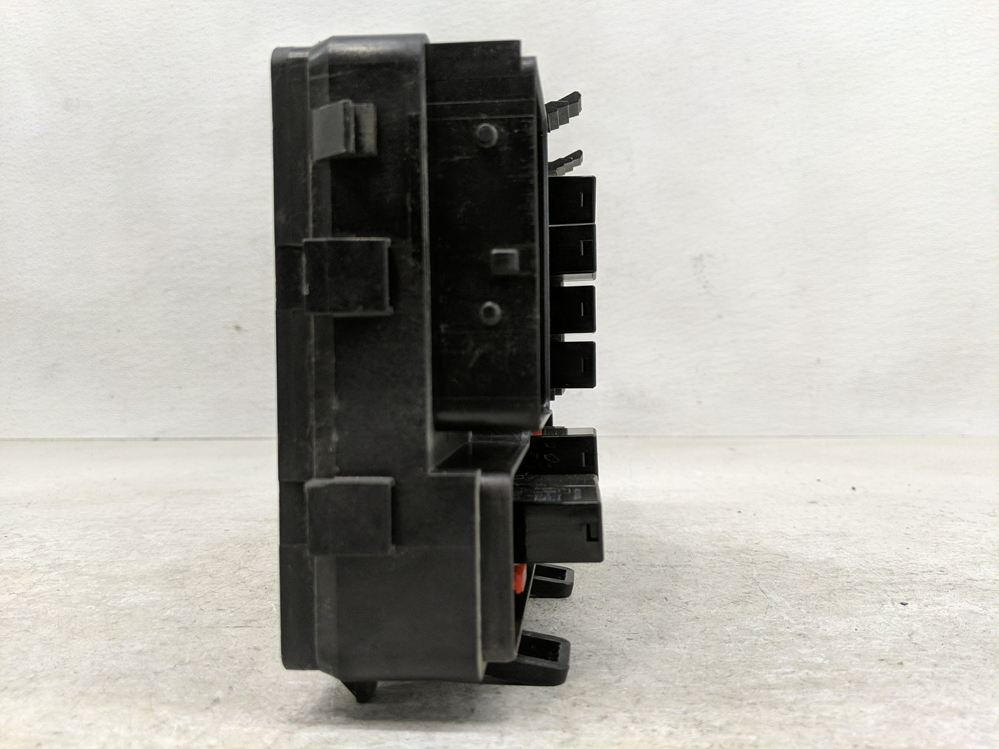 2013-2014 Ford Fusion Fusebox Fuse Box Panel Relay Module P/N:DG9T14A067BF Fits Fits 2013 2014 OEM Used Auto Parts - Oemused