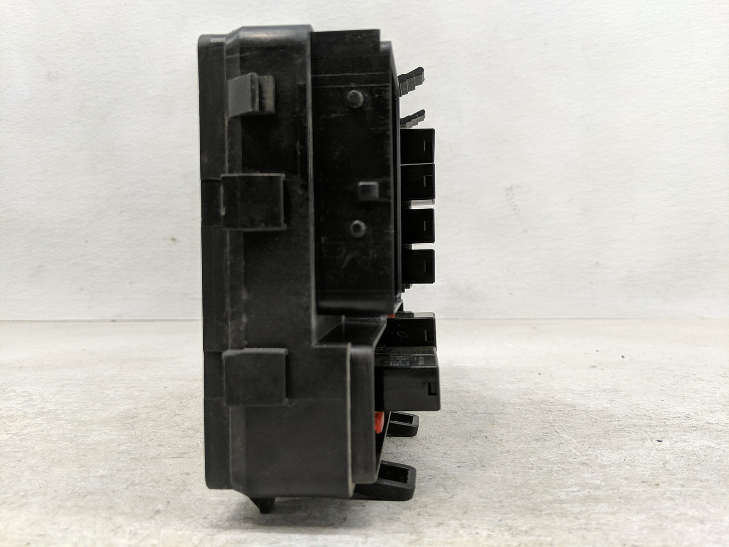 2013-2014 Ford Fusion Fusebox Fuse Box Panel Relay Module P/N:DG9T14A067BF Fits Fits 2013 2014 OEM Used Auto Parts - Oemused