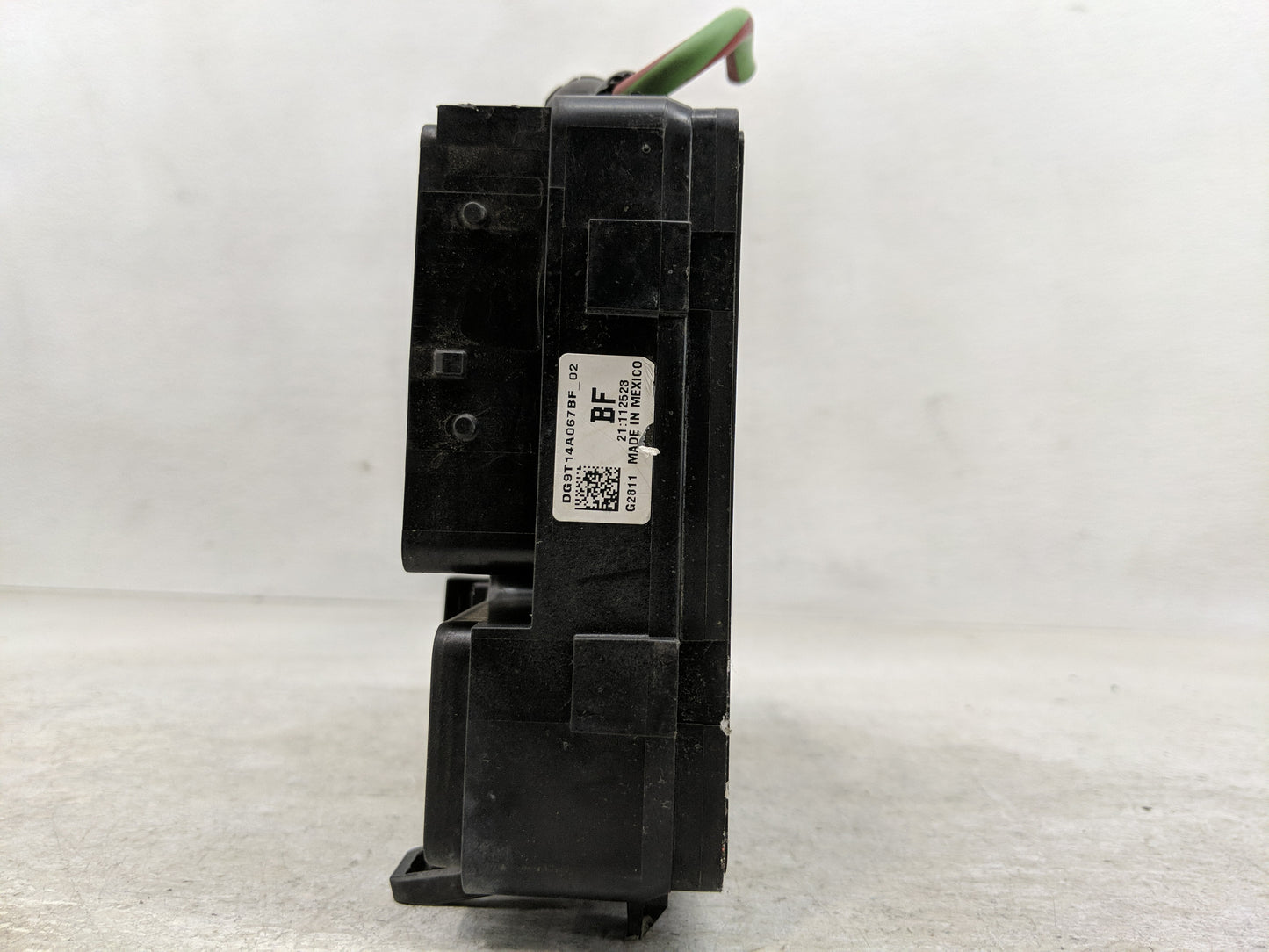 2013-2014 Ford Fusion Fusebox Fuse Box Panel Relay Module P/N:DG9T14A067BF Fits Fits 2013 2014 OEM Used Auto Parts - Oemused