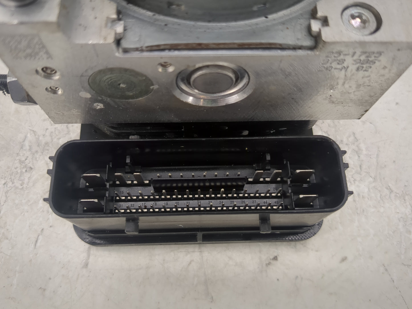 2014-2016 Ford Fusion ABS Pump Control Module Replacement P/N:EG9C-2C405-AC EG9C-2C219-AA Fits Fits 2014 2015 2016 OEM Used 