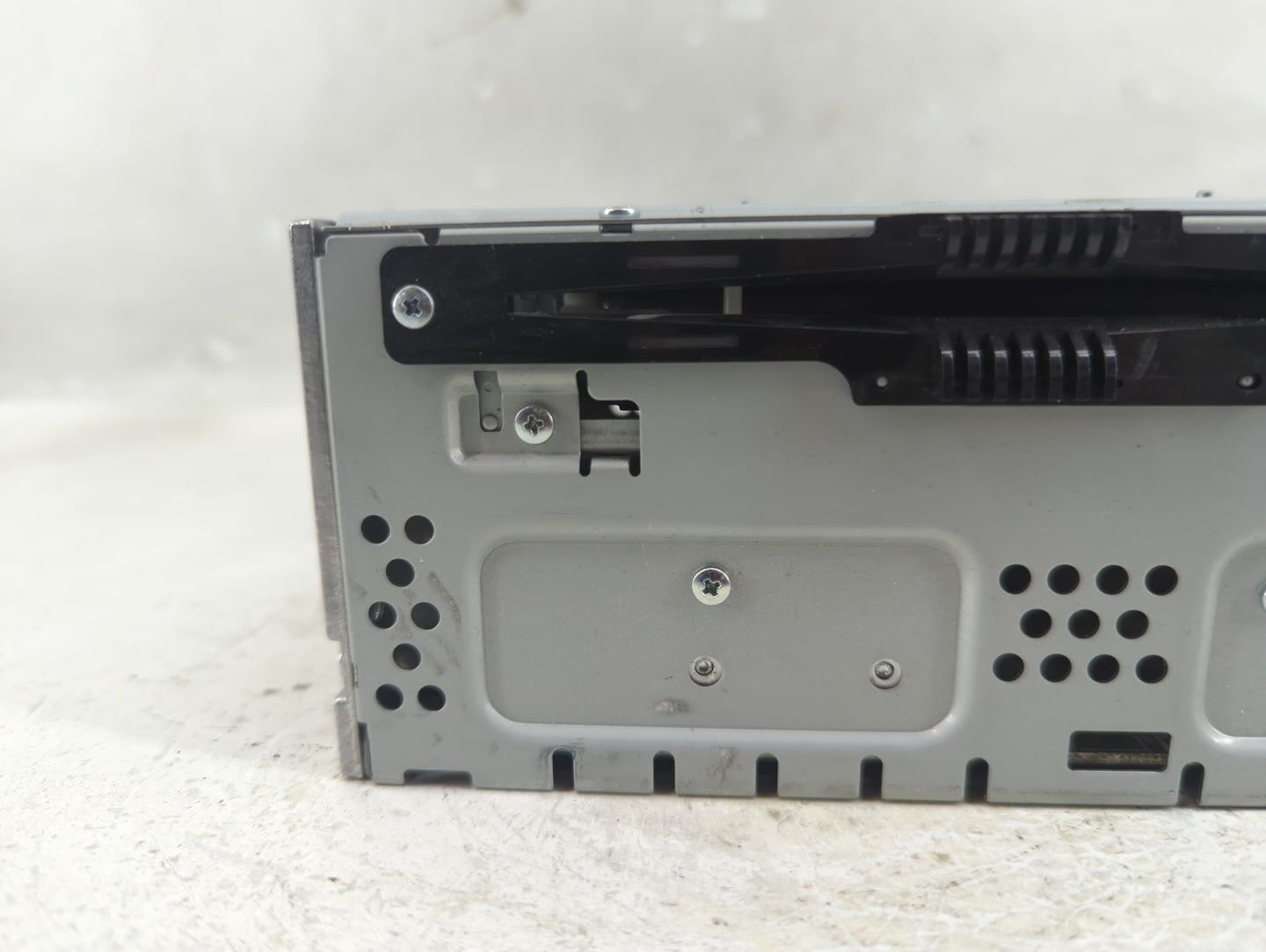 2013-2015 Ford Fusion Radio AM FM Cd Player Receiver Replacement Fits Fits 2013 2014 2015 OEM Used Auto Parts - Oemusedautop