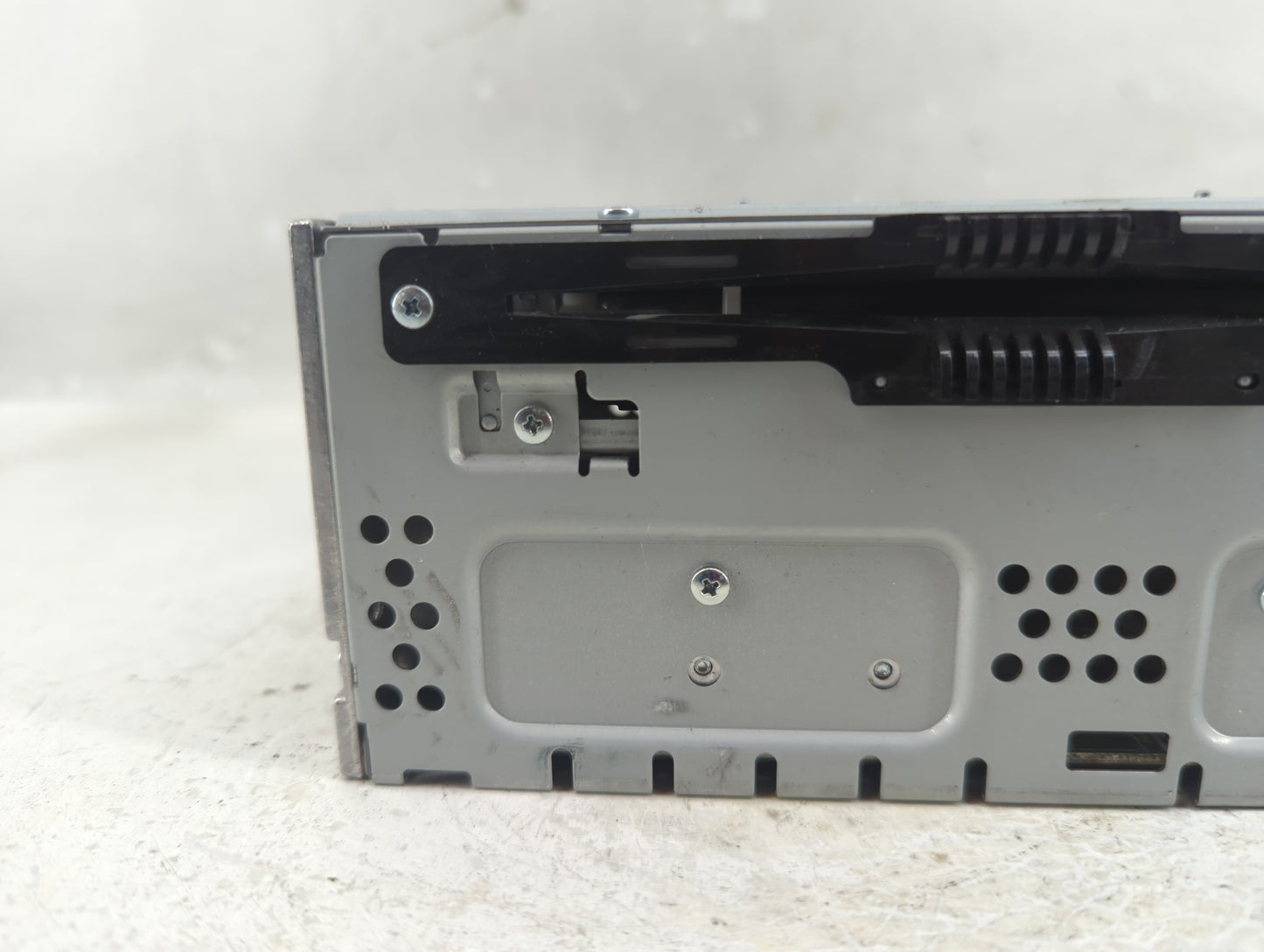 2013-2015 Ford Fusion Radio AM FM Cd Player Receiver Replacement Fits Fits 2013 2014 2015 OEM Used Auto Parts - Oemusedautop
