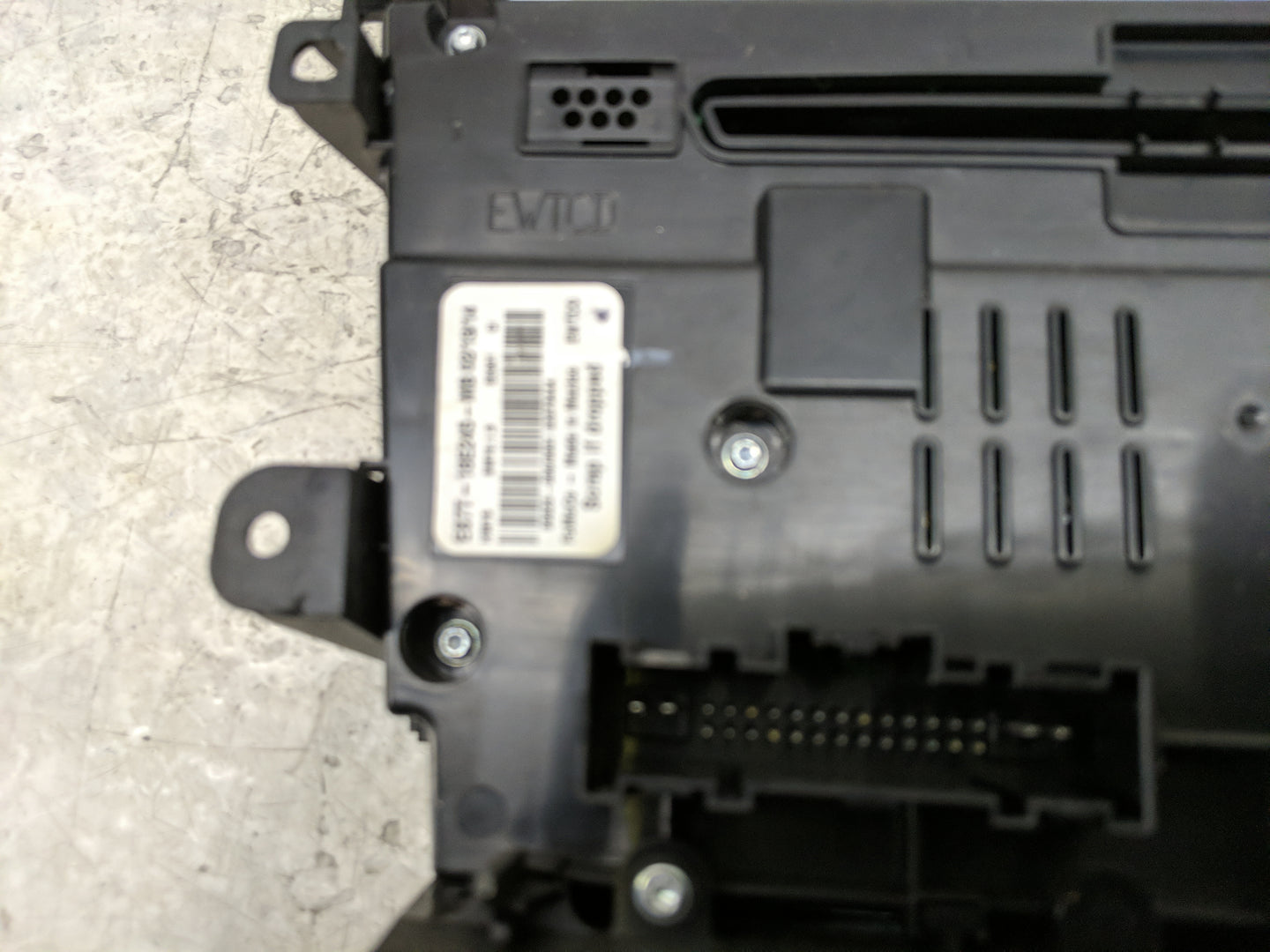 2014-2015 Ford Fusion Radio Control Panel - Oemusedautoparts1.com