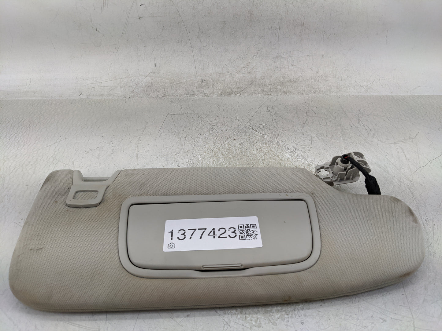 2013-2014 Ford Fusion Sun Visor Shade Replacement Passenger Right Mirror Fits Fits 2013 2014 OEM Used Auto Parts - Oemusedau