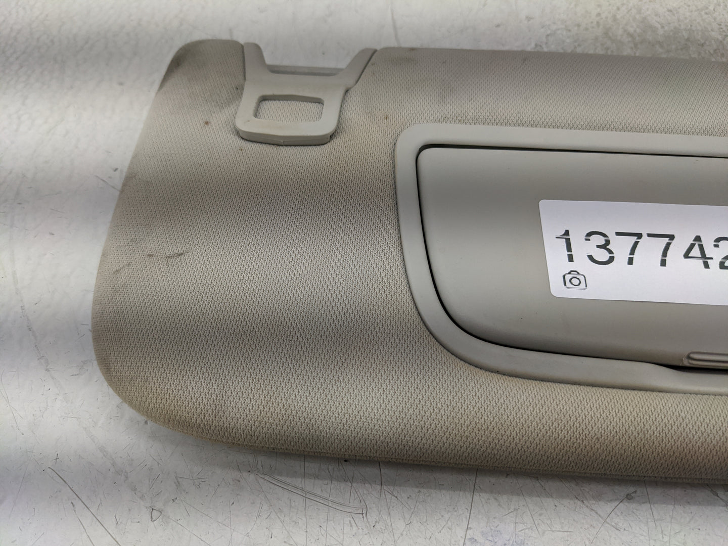 2013-2014 Ford Fusion Sun Visor Shade Replacement Passenger Right Mirror Fits Fits 2013 2014 OEM Used Auto Parts - Oemusedau