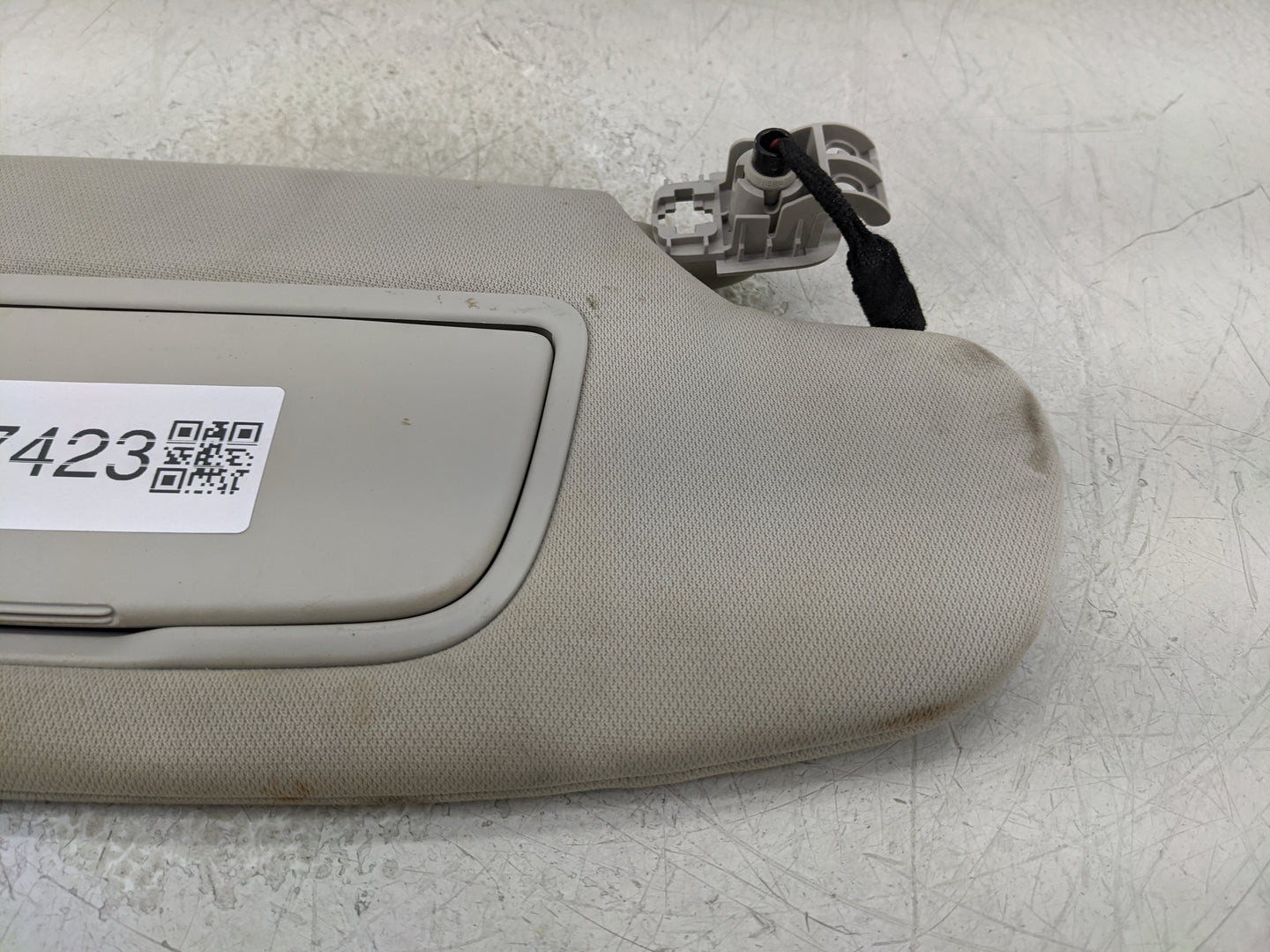 2013-2014 Ford Fusion Sun Visor Shade Replacement Passenger Right Mirror Fits Fits 2013 2014 OEM Used Auto Parts - Oemusedau
