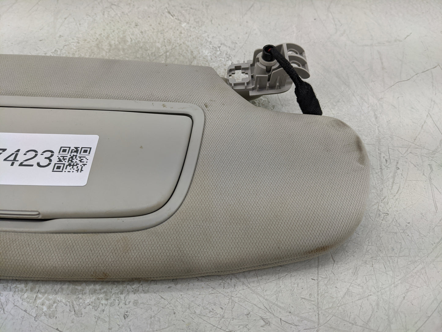 2013-2014 Ford Fusion Sun Visor Shade Replacement Passenger Right Mirror Fits Fits 2013 2014 OEM Used Auto Parts - Oemusedau