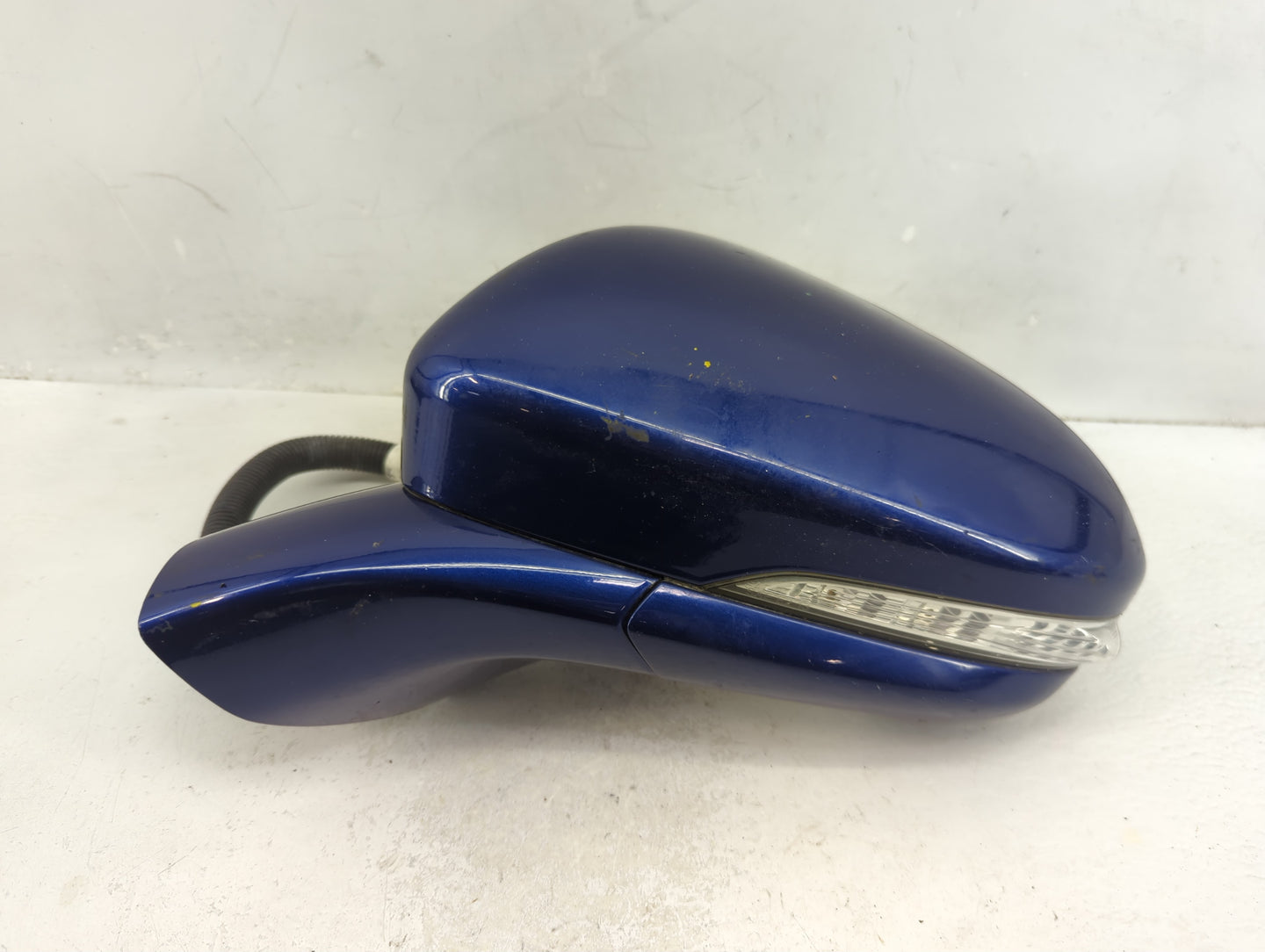 2013-2014 Ford Fusion Driver Side View Mirror - Left Door Mirror OEM Used - Oemusedautoparts1.com