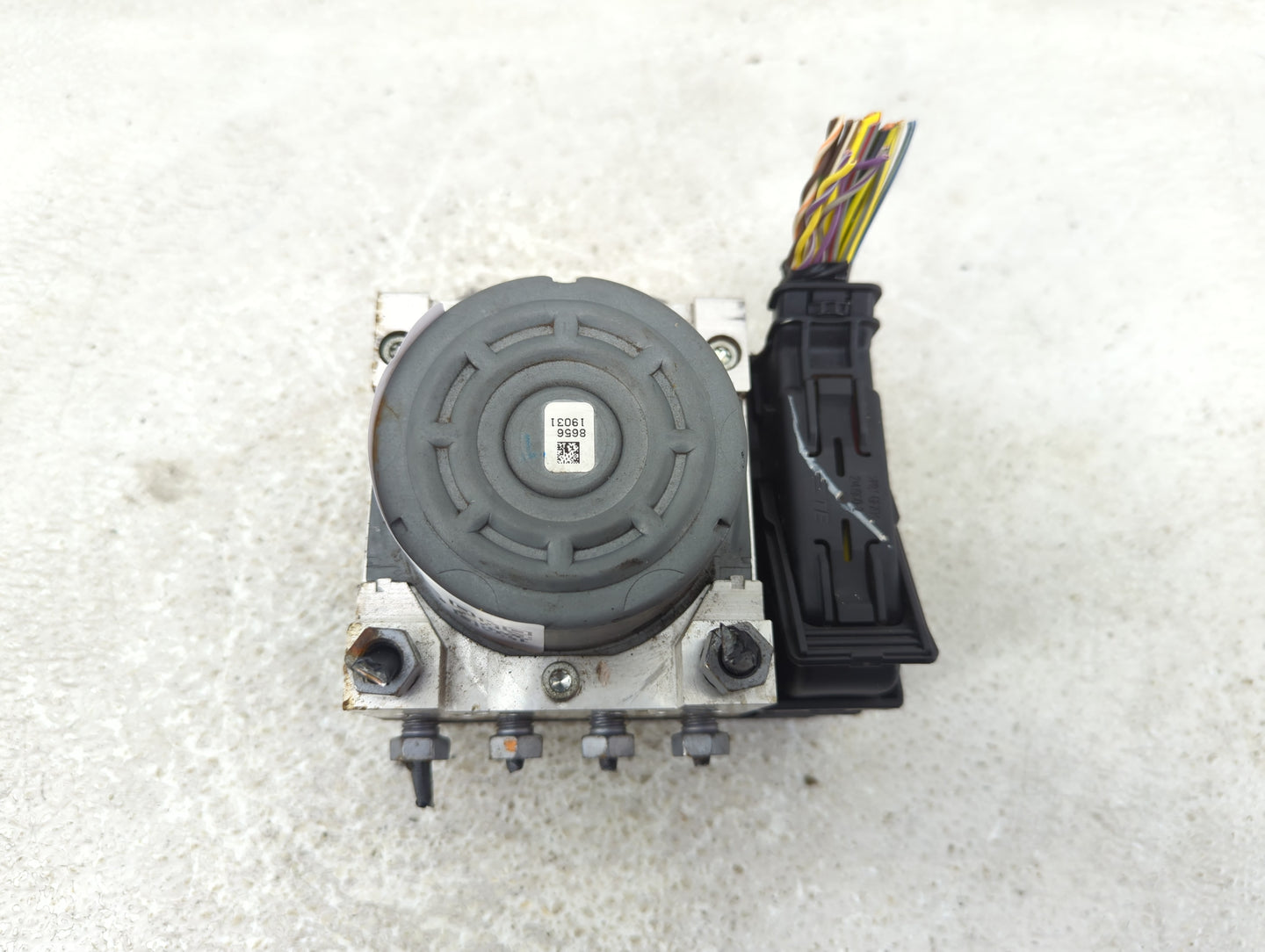 2014-2016 Ford Fusion ABS Pump Control Module Replacement P/N:DG9C-2C405-DF Fits Fits 2014 2015 2016 OEM Used Auto Parts - O