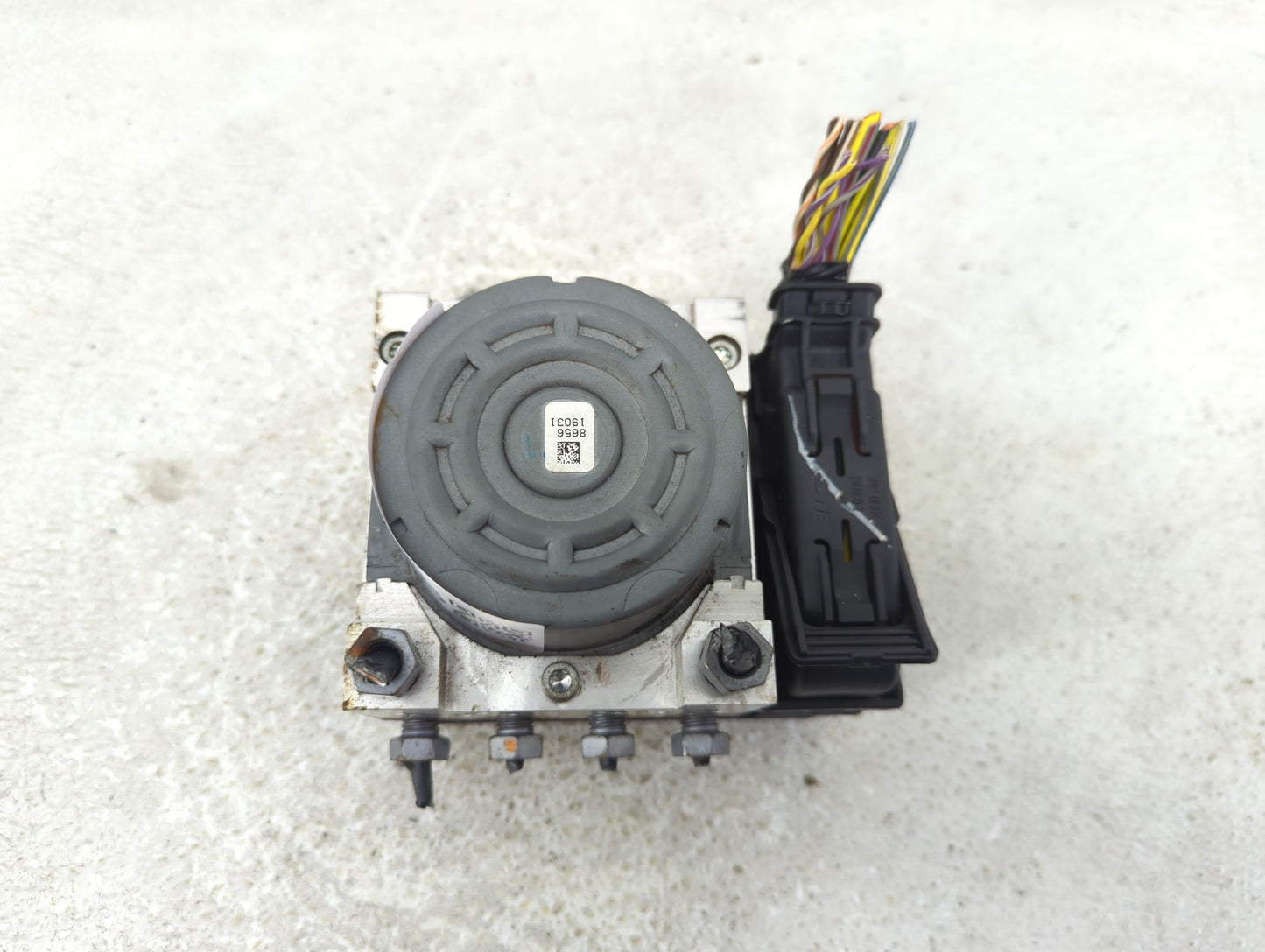 2014-2016 Ford Fusion ABS Pump Control Module Replacement P/N:DG9C-2C405-DF Fits Fits 2014 2015 2016 OEM Used Auto Parts - O