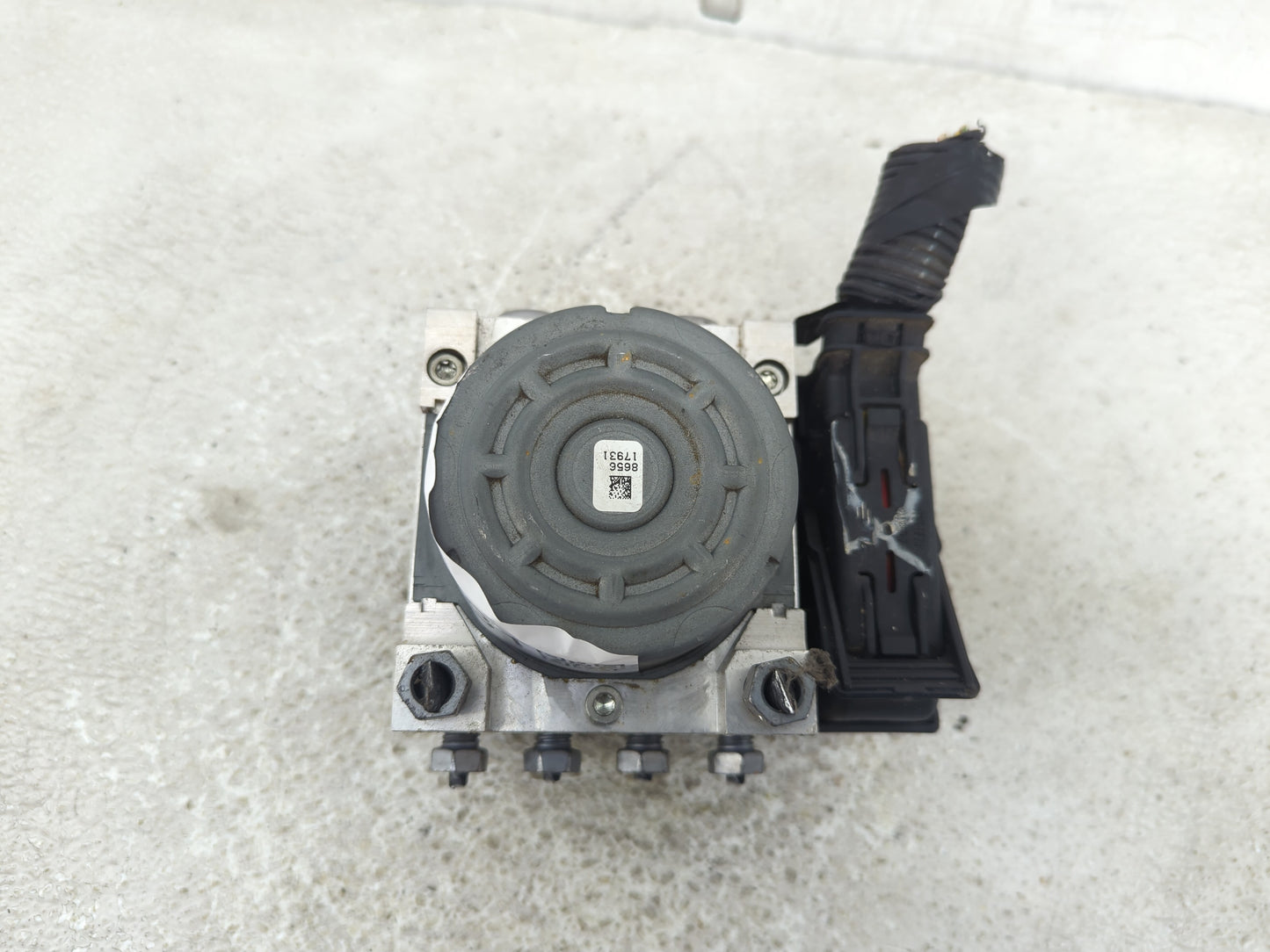 2014-2016 Ford Fusion ABS Pump Control Module Replacement P/N:DG9C-2C405-DF Fits Fits 2014 2015 2016 OEM Used Auto Parts - O