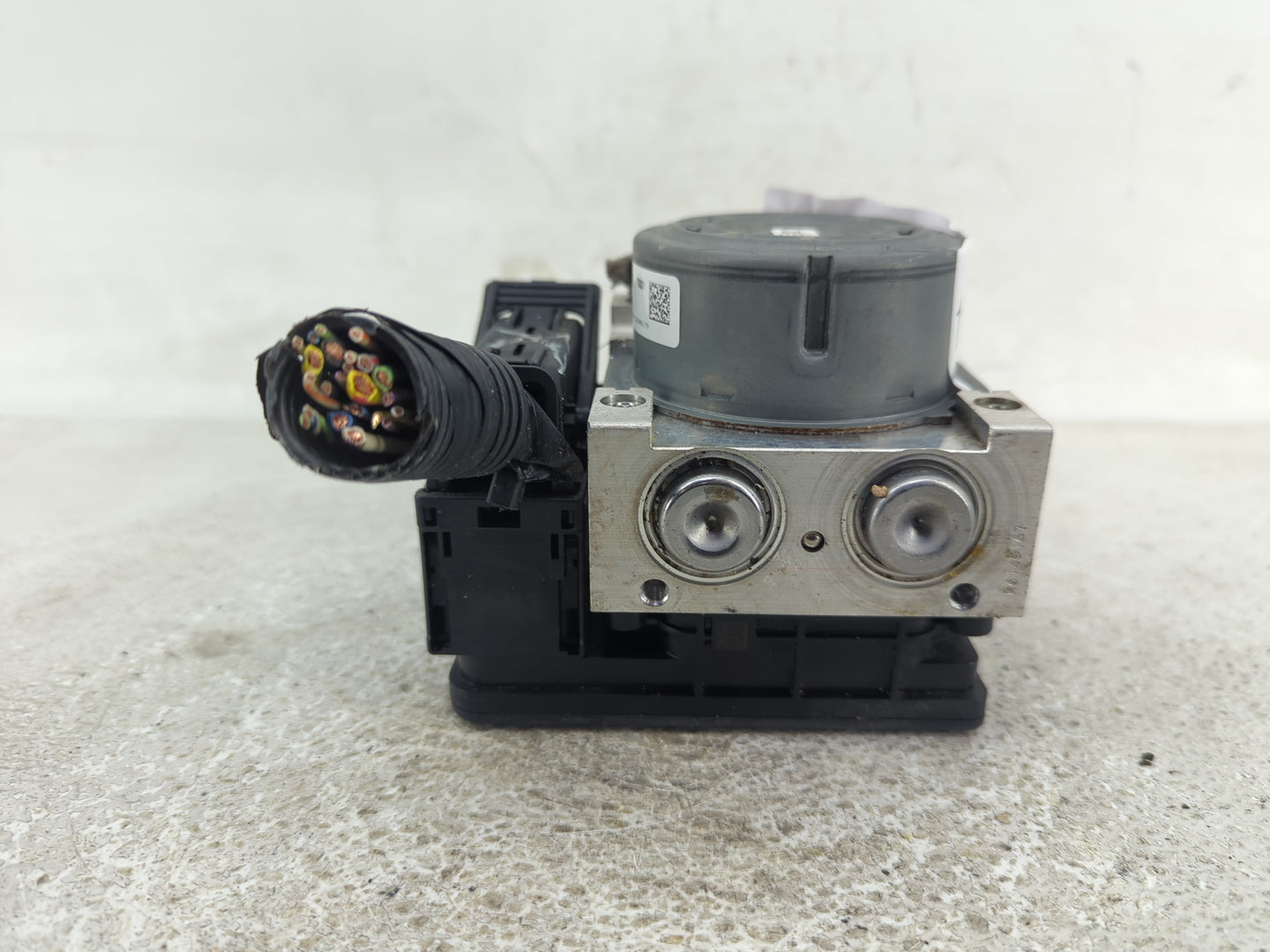 2014-2016 Ford Fusion ABS Pump Control Module Replacement P/N:DG9C-2C405-DF Fits Fits 2014 2015 2016 OEM Used Auto Parts - O