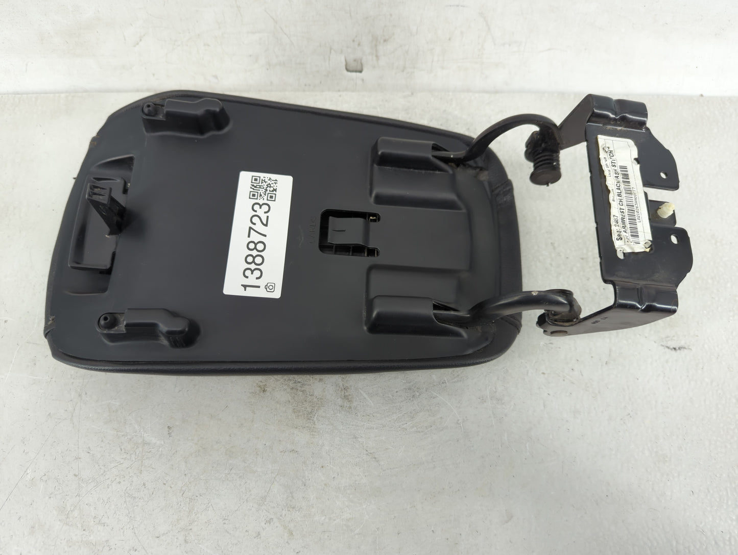2014 Ford Fusion Center Console Armrest Cover Lid Fits OEM Used Auto Parts - Oemusedautoparts1.com